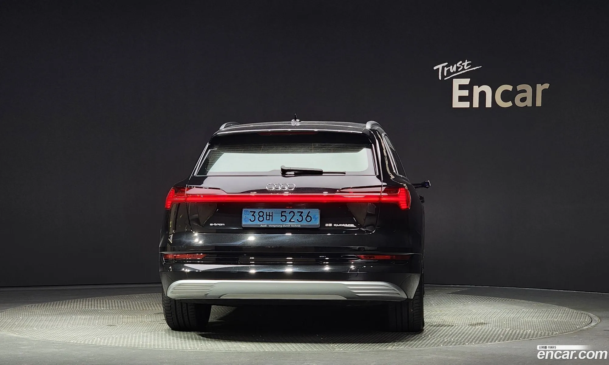 Audi E-Tron I 55 Quattro 2021 - фотография 3794032
