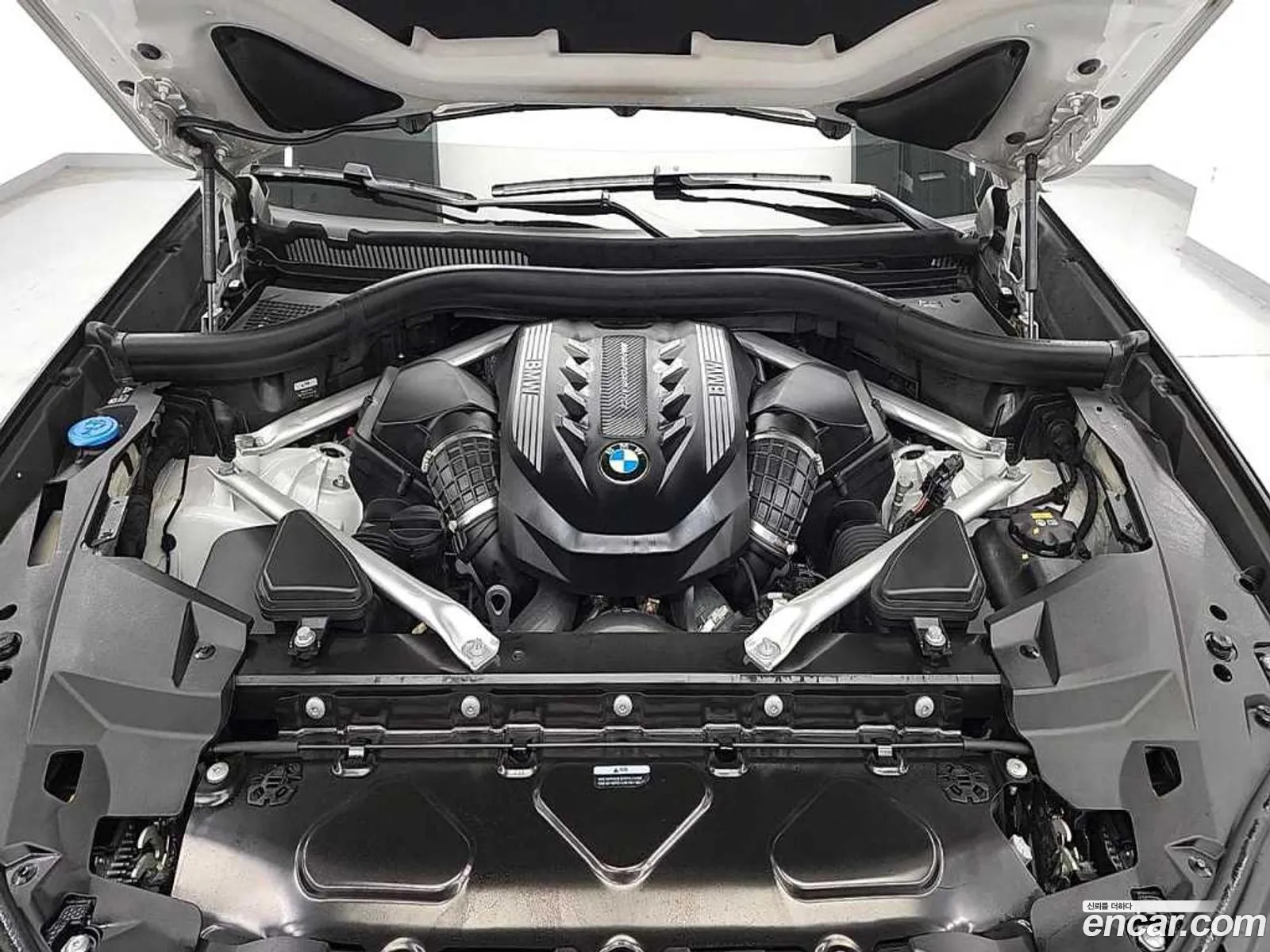 BMW X6 Iii G06 M50I 2022 - фотография 11268098