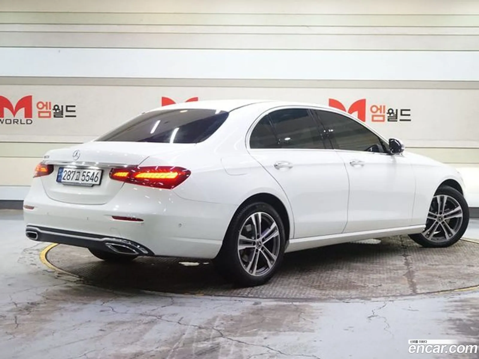 Mercedes-Benz E-Klasse E250 Avantgarde 2023 - фотография 17140430