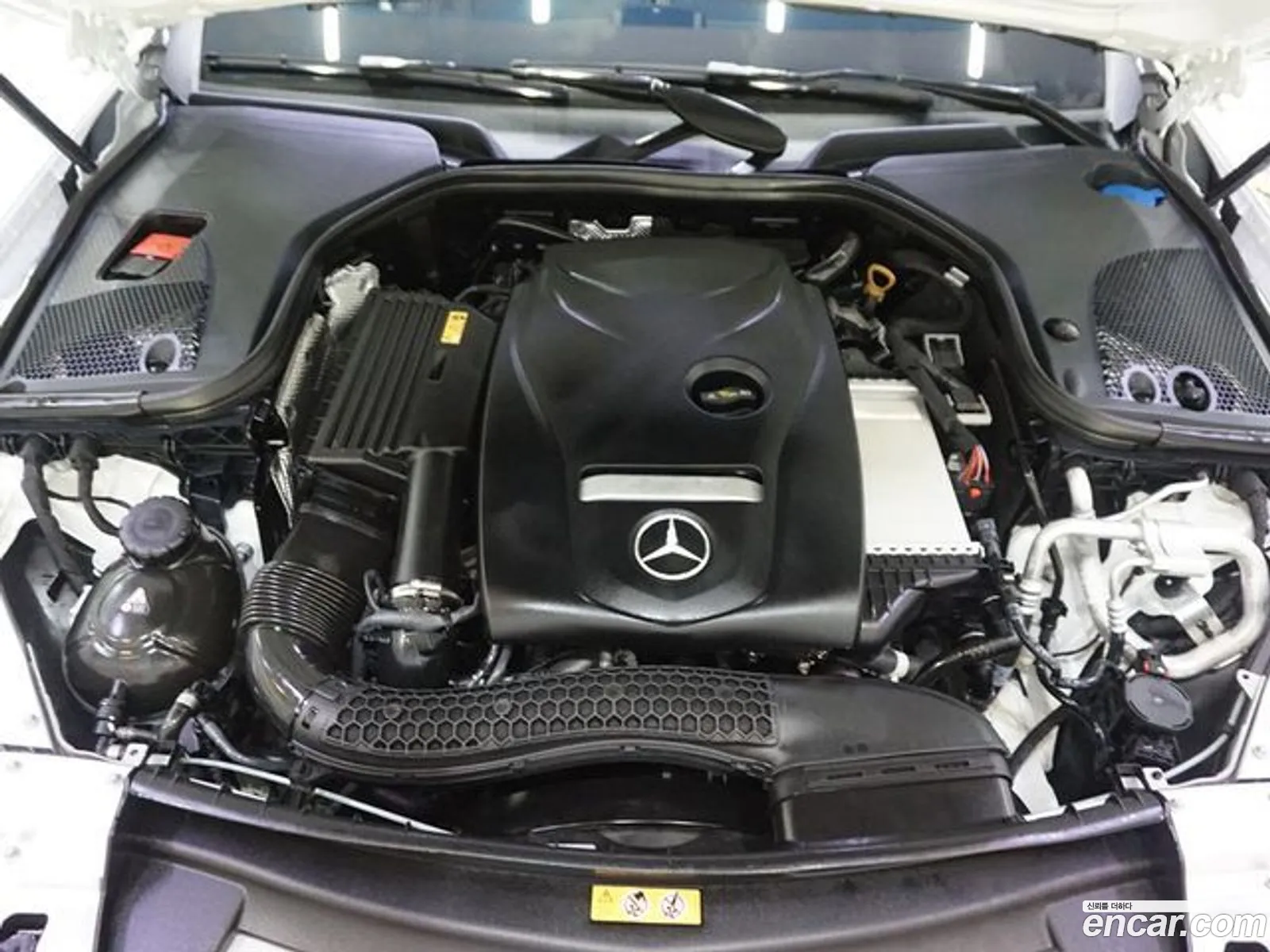 Mercedes-Benz E-Klasse E250 Avantgarde 2023 - фотография 17140432