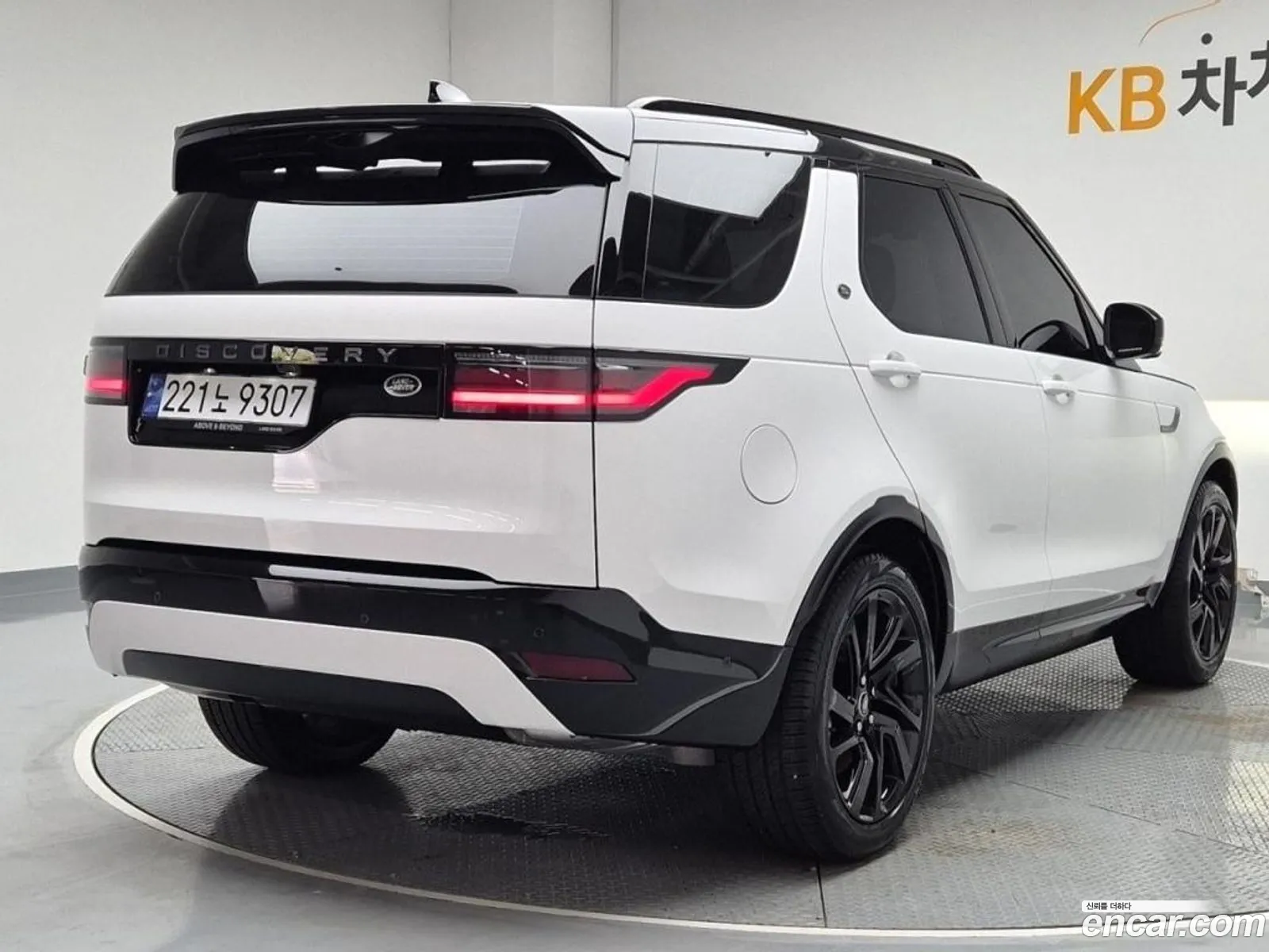 Land Rover Discovery P360 R-Dynamic Se 2023 - фотография 3530630