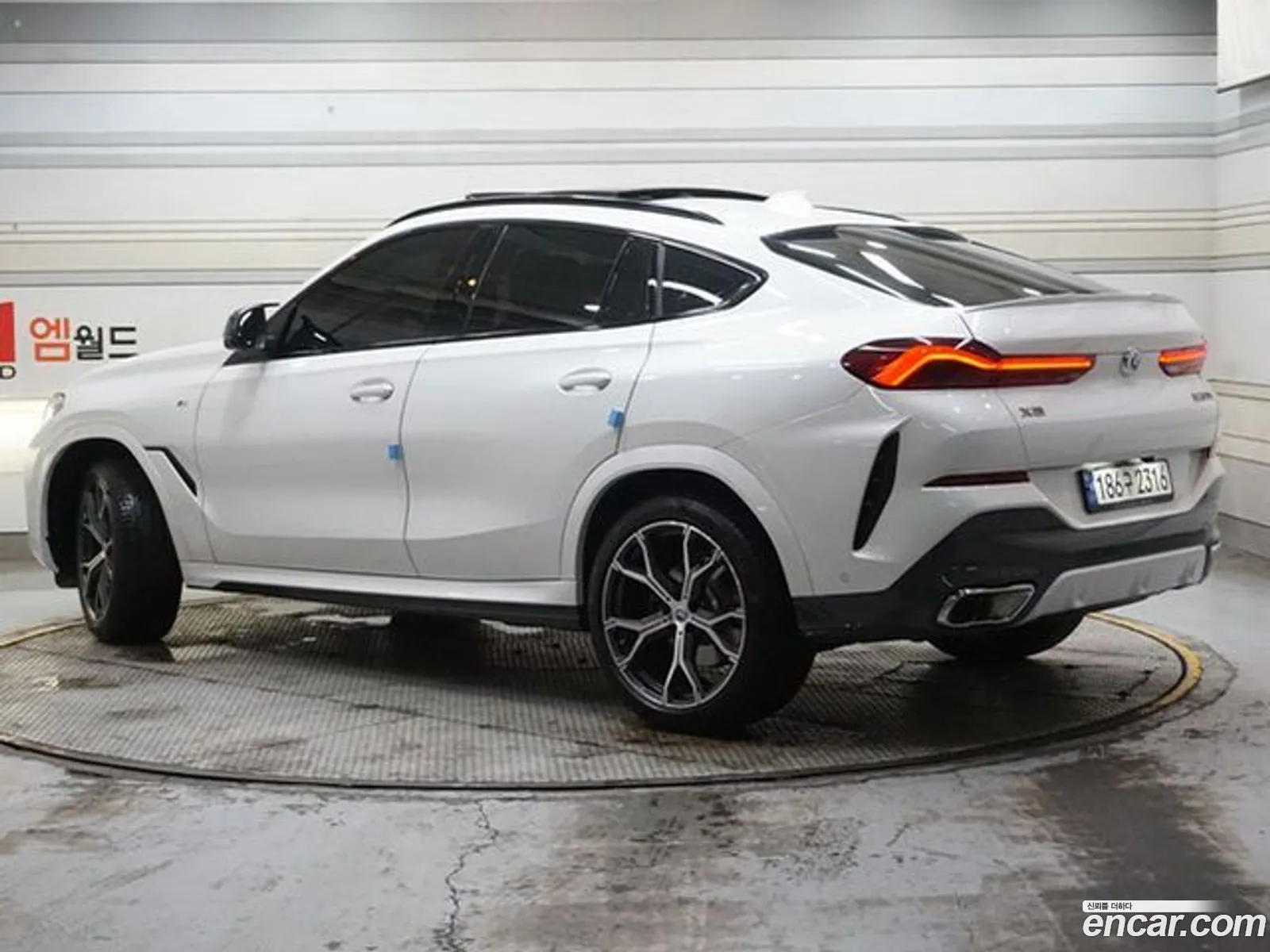 BMW X6 xDrive40I M Sports 2023 - фотография 2082804