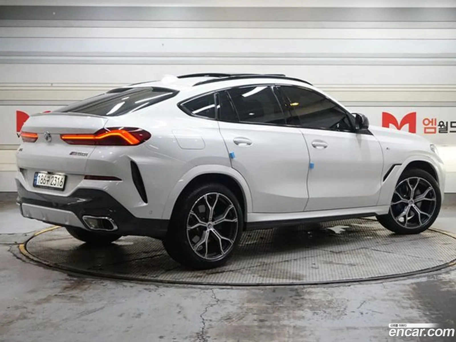 BMW X6 xDrive40I M Sports 2023 - фотография 2082806