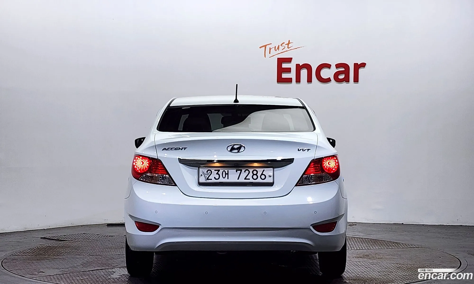 Hyundai Accent Iv 14 Vvt Modern 2014 - фотография 17054492