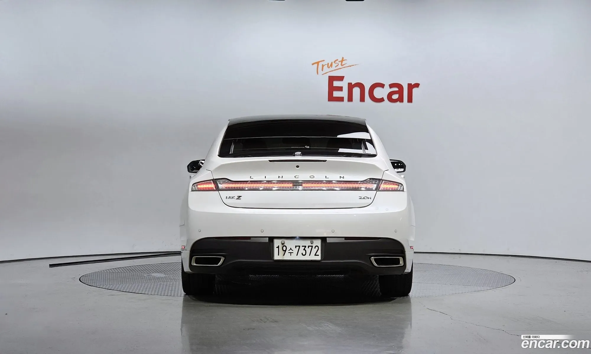 Lincoln Mkz Ii Hybrid 2016 - фотография 3499437