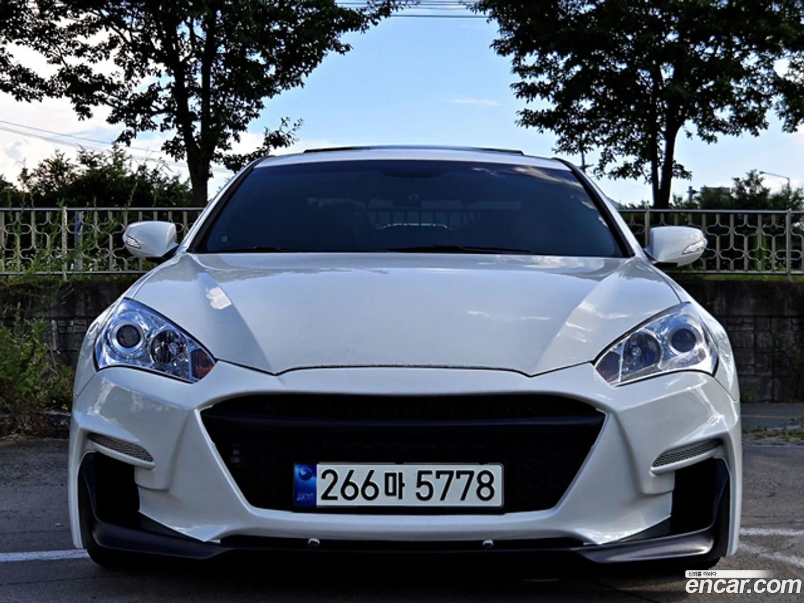 Hyundai Genesis I 200 Turbo D 2011 - фотография 18837816