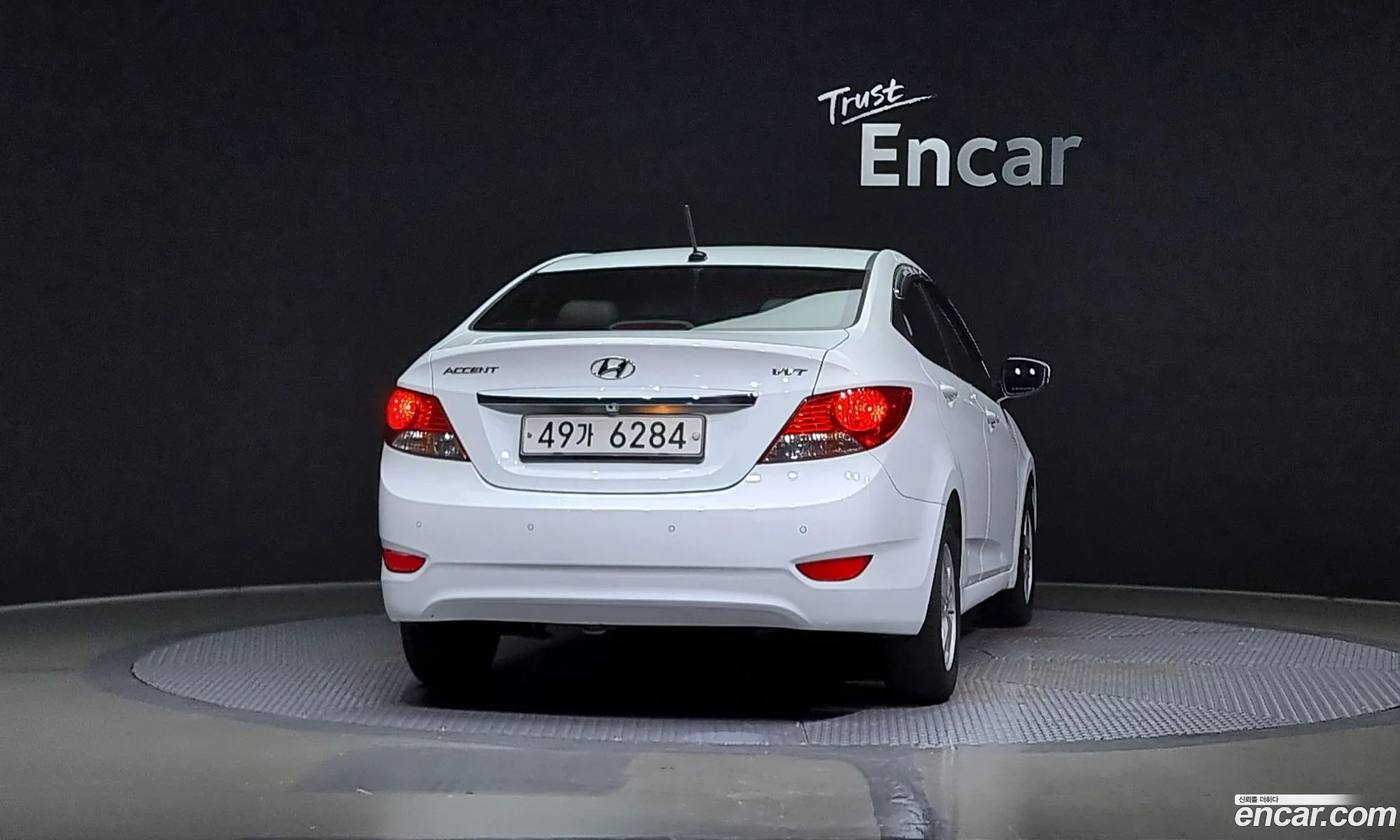 Hyundai Accent New Model 14 Vvt Premier - фотография 18809928