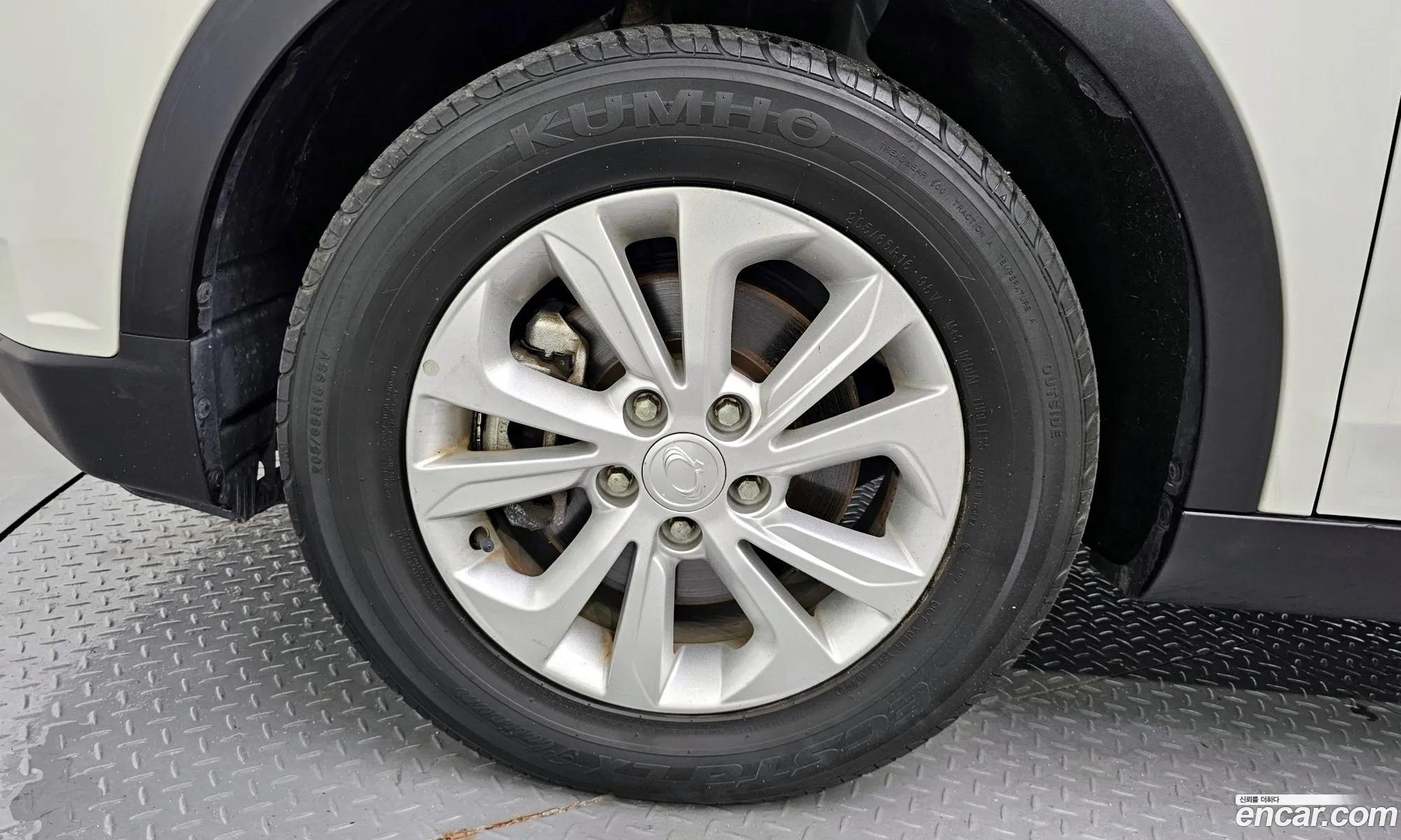 Kg Mobility Ssangyong Very New Tivoli Diesel 16 2Wd V1 - фотография 16951339