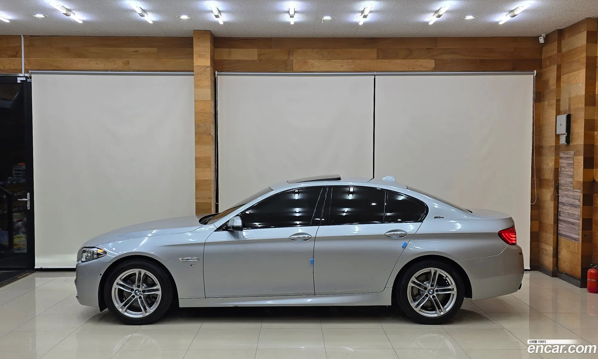 BMW 5 Series F10 528I xDrive M Aerodynamic Special Edition - фотография 18441154