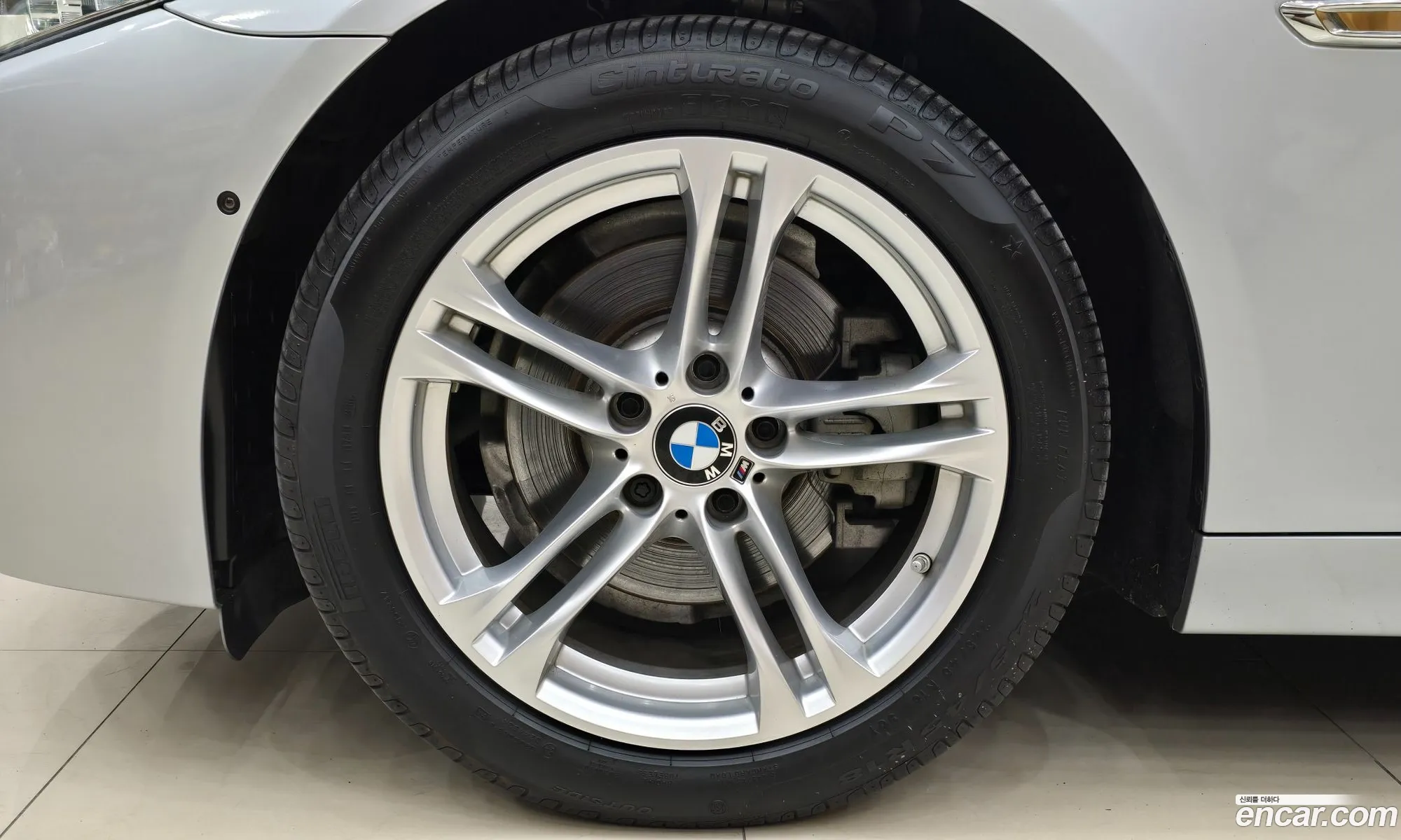 BMW 5 Series F10 528I xDrive M Aerodynamic Special Edition - фотография 18441155