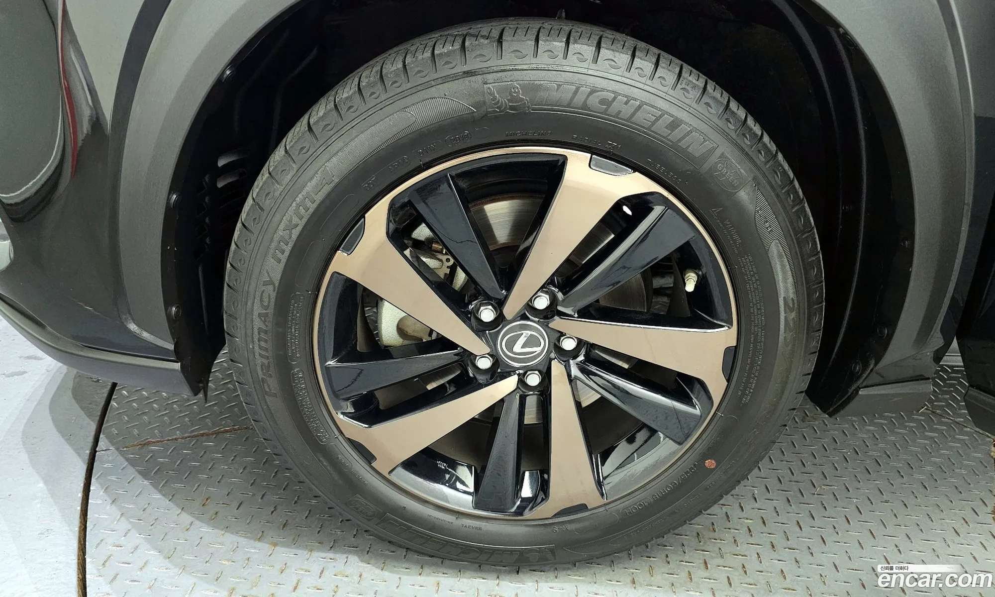 Lexus Nx300H Executive - фотография 3738456