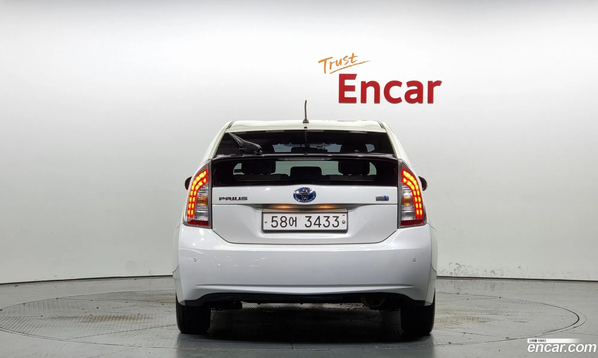 Toyota Prius 18E 2012 - фотография 14538524