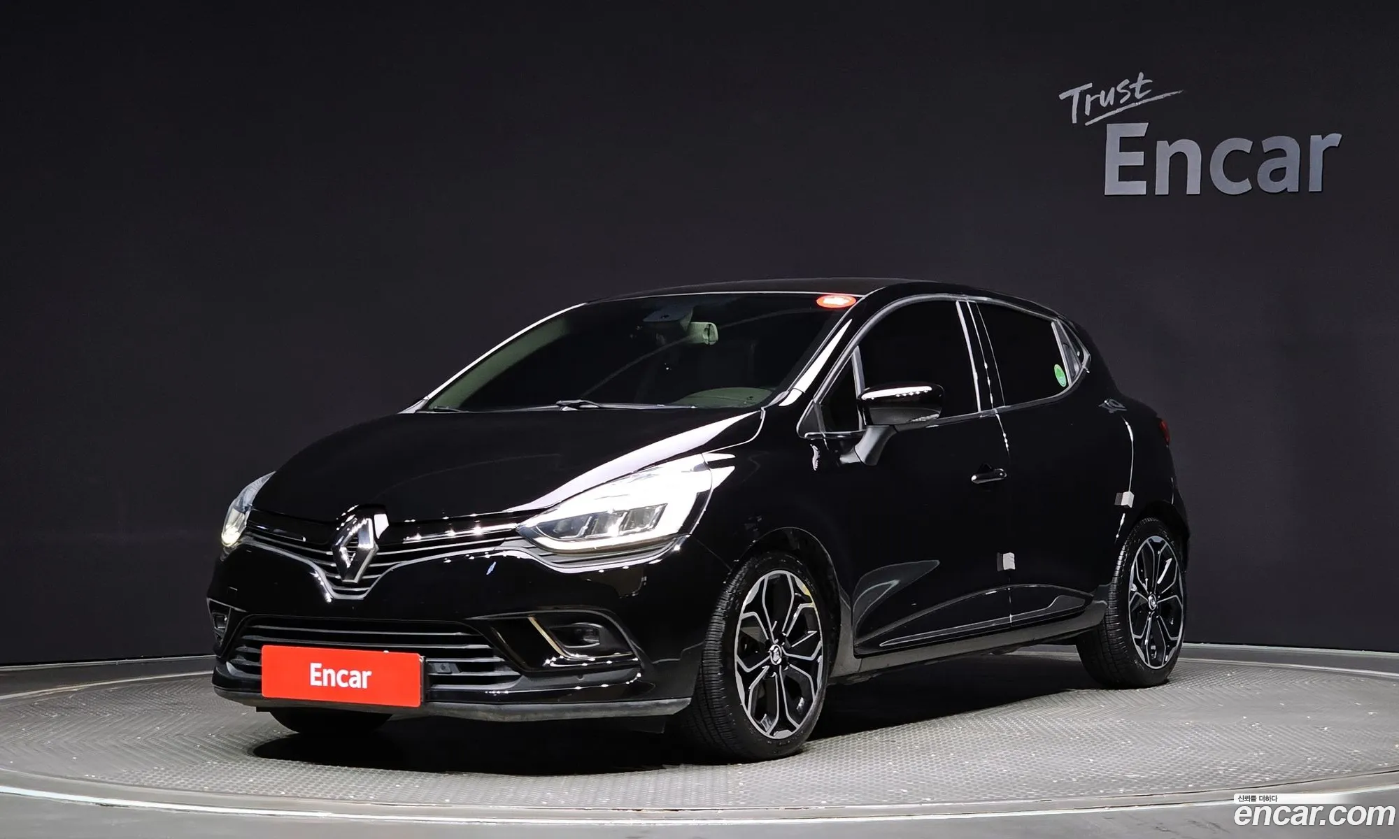 Renault Samsung Clio Intense 2018 - фотография 12454567