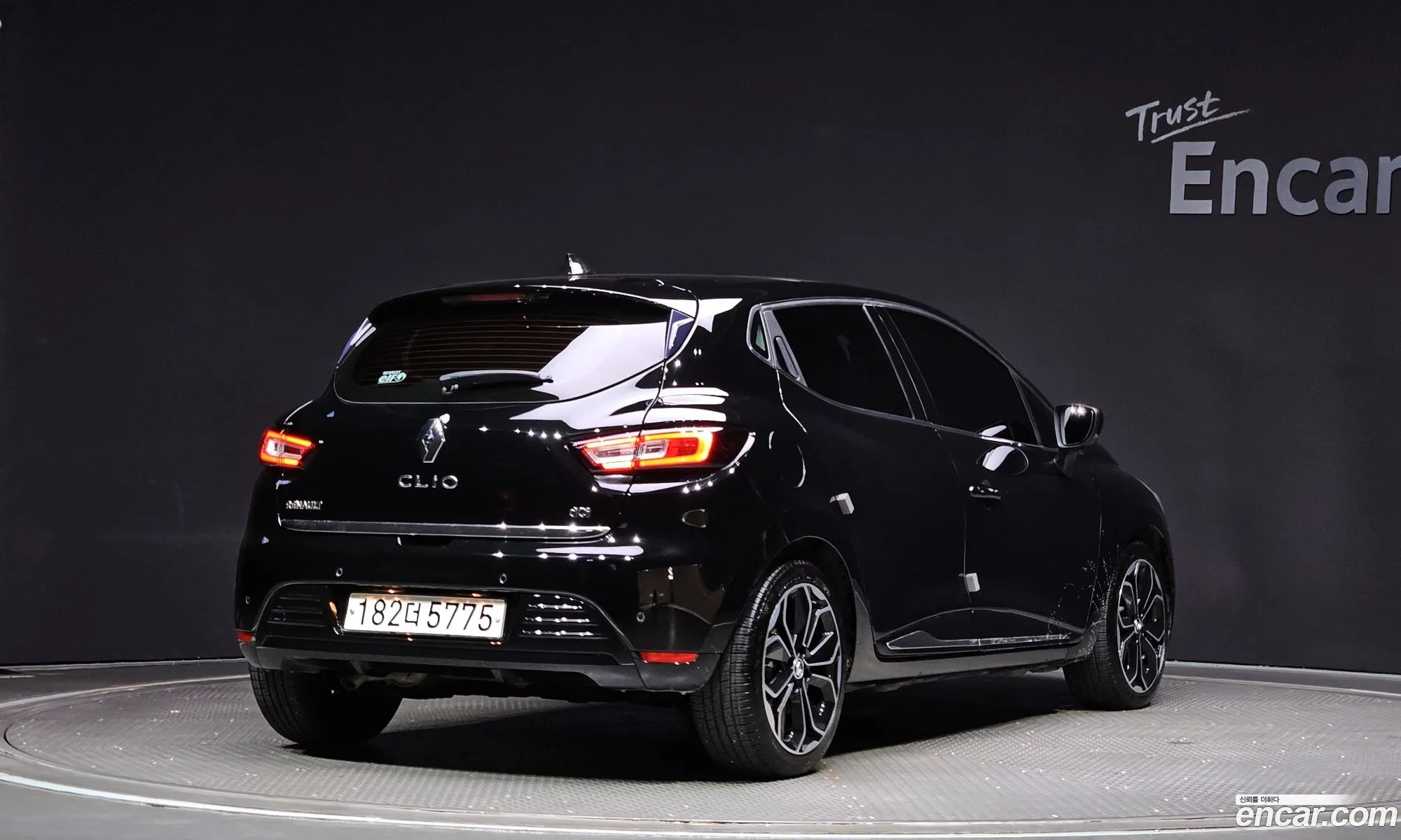 Renault Samsung Clio Intense 2018 - фотография 12454568