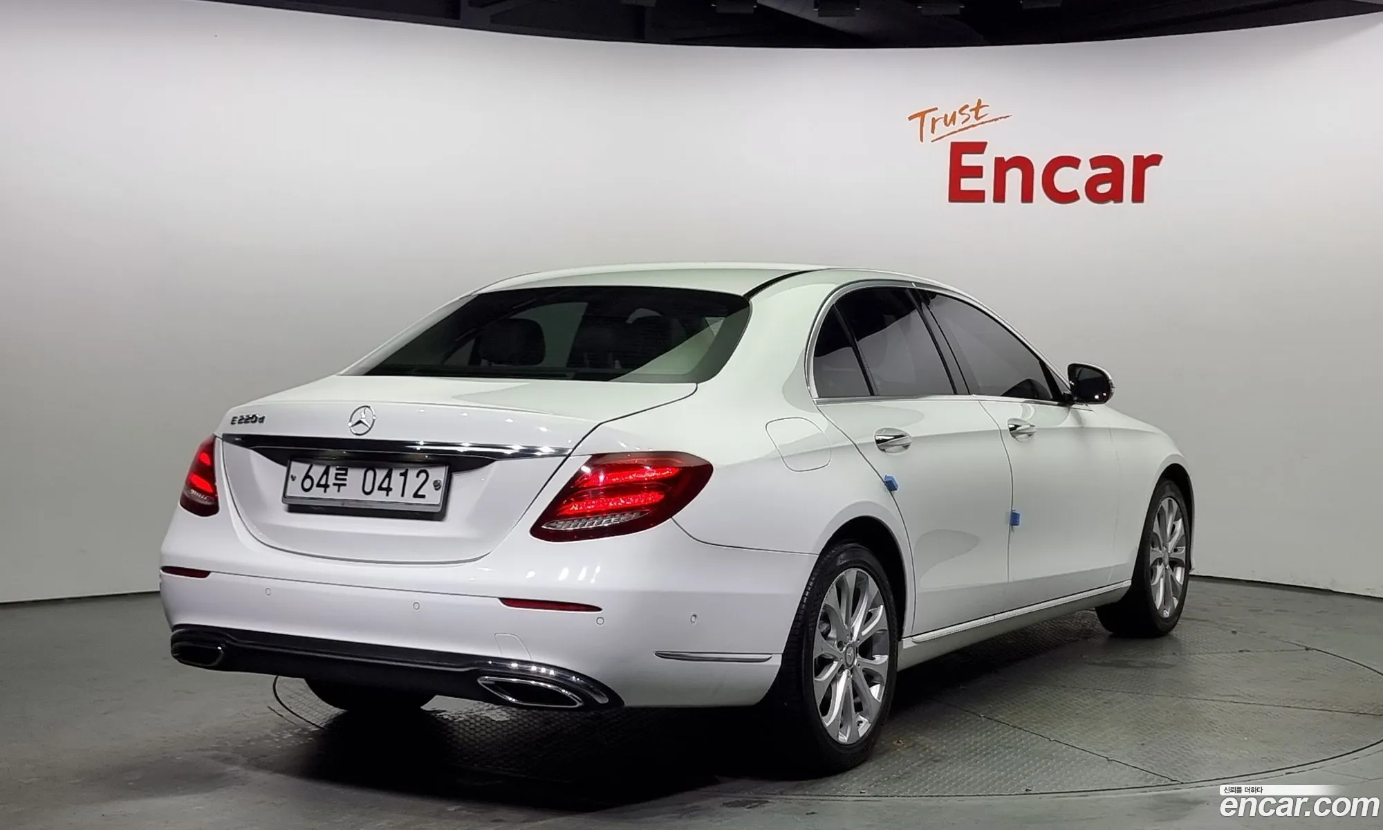 Mercedes-Benz E-Klasse E220D Exclusive 2017 - фотография 17140500