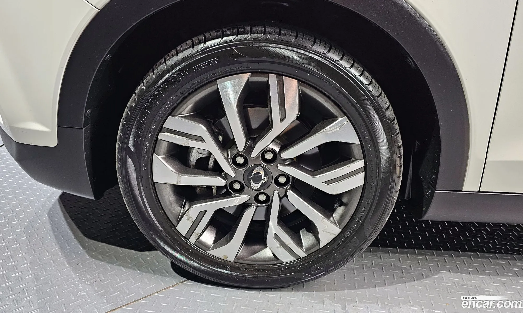 Ssangyong Tivoli Tivoli Gear Plus 2Wd 2019 - фотография 16933161