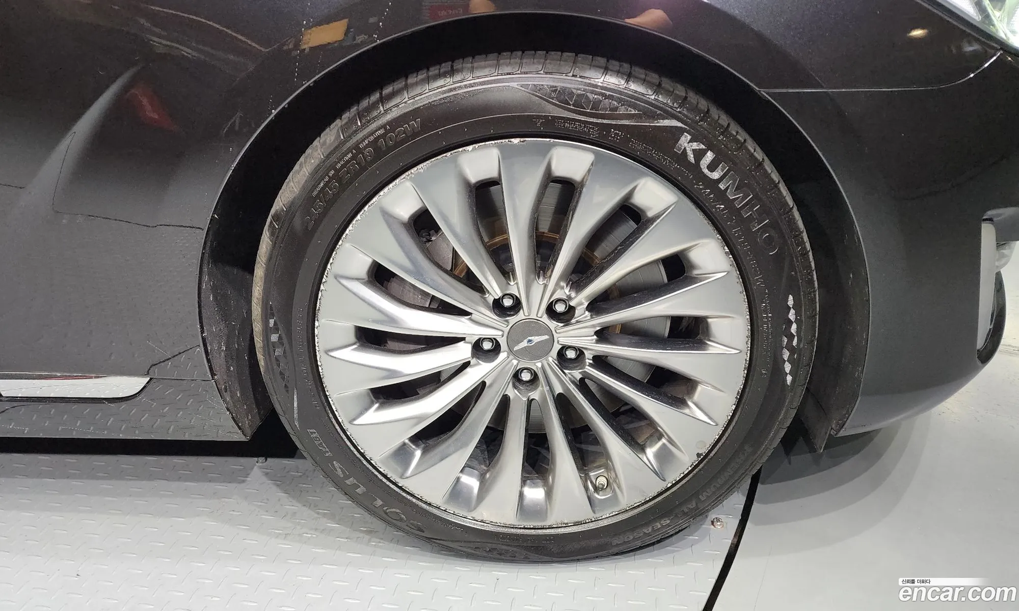 Genesis G90 I 38 Gdi Awd 2018 - фотография 17194019