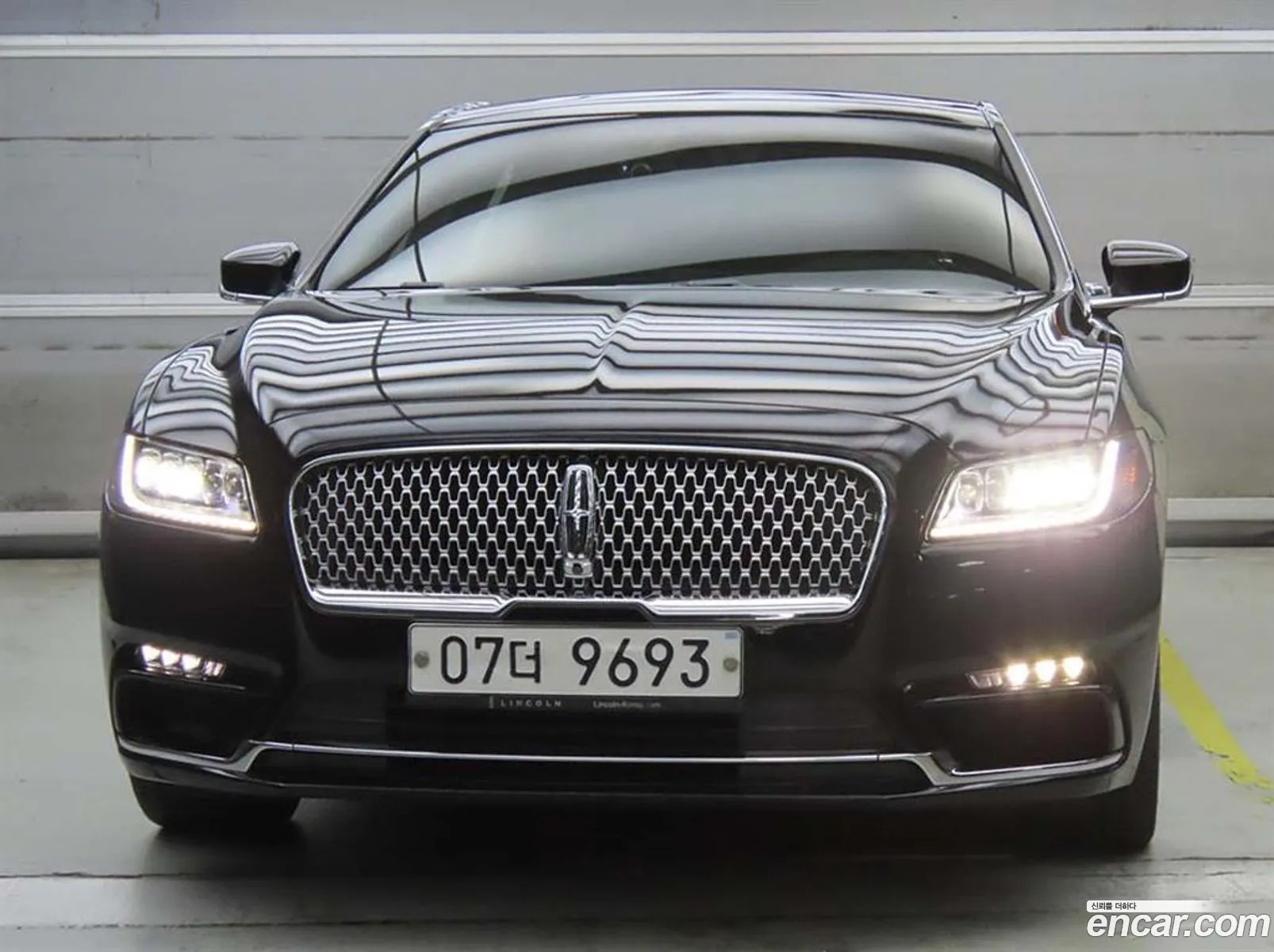 Lincoln Continental X 30 Presidential Awd 2017 - фотография 3738253