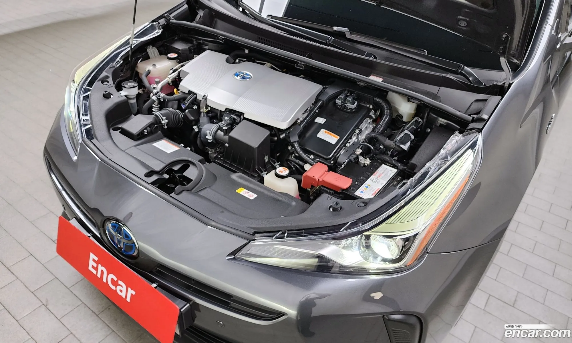 Toyota Prius 4Th Generation 18 Awd - фотография 14852096