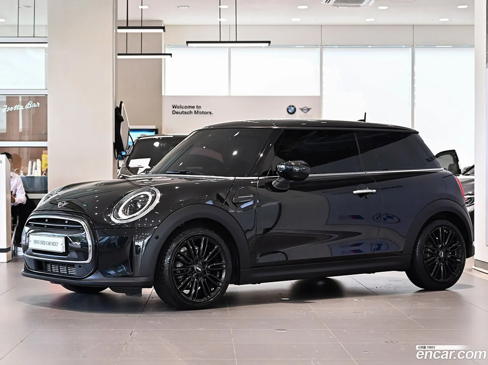 Mini Cooper Classic Plus 2023 - фотография 3706999