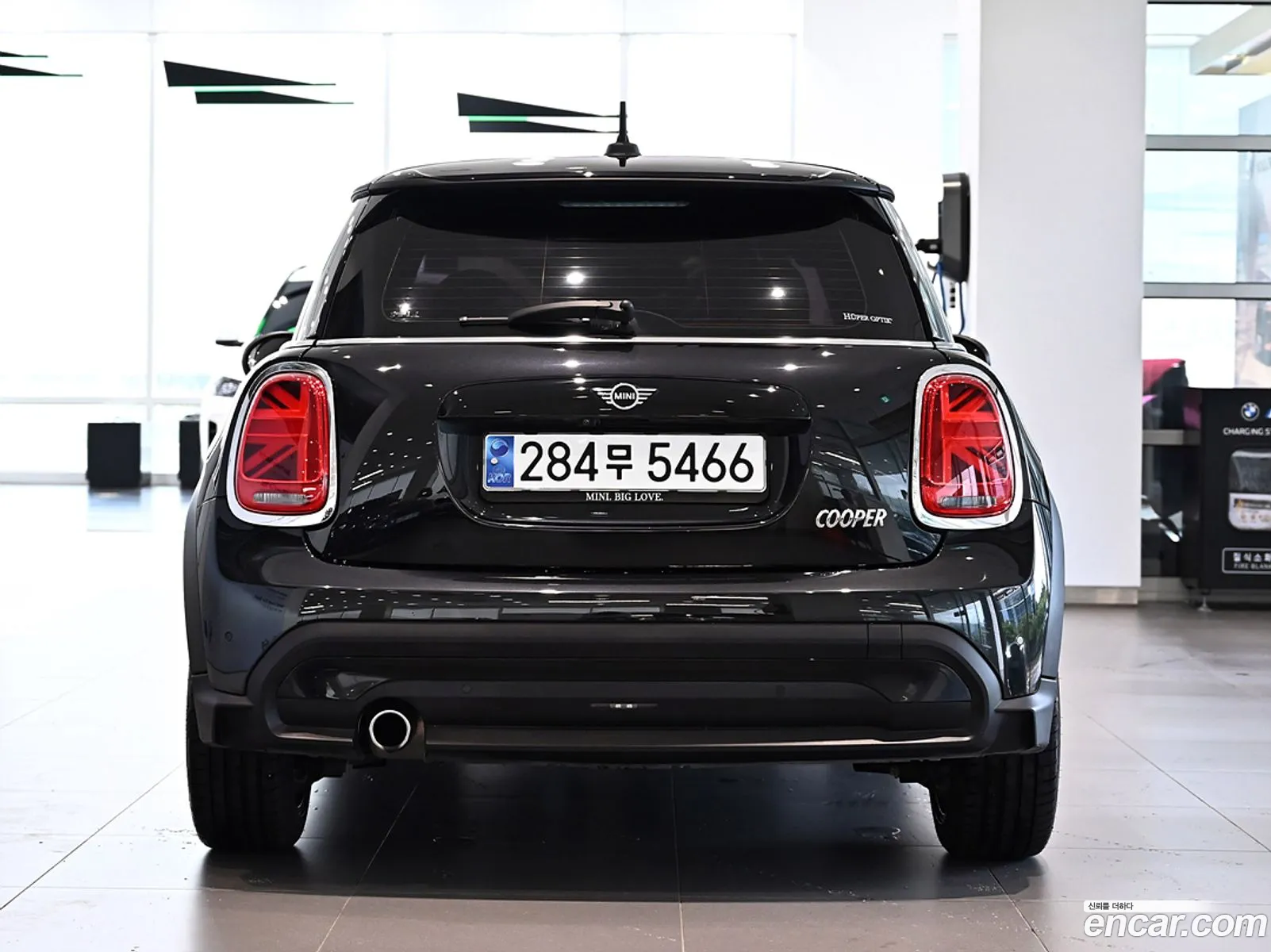 Mini Cooper Classic Plus 2023 - фотография 3707002