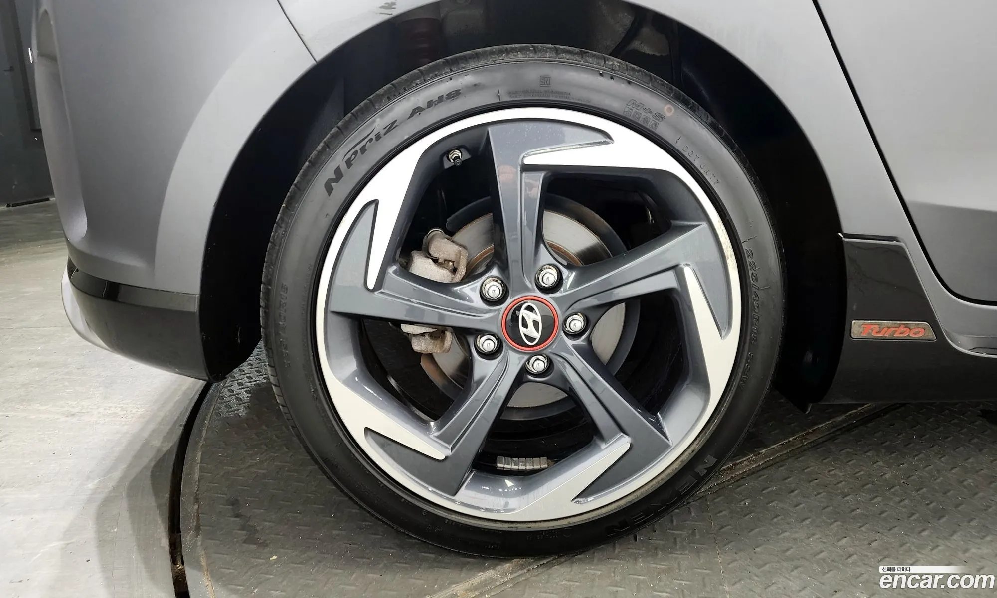 Hyundai Veloster Ii 16 Turbo Sport 2018 - фотография 19133024