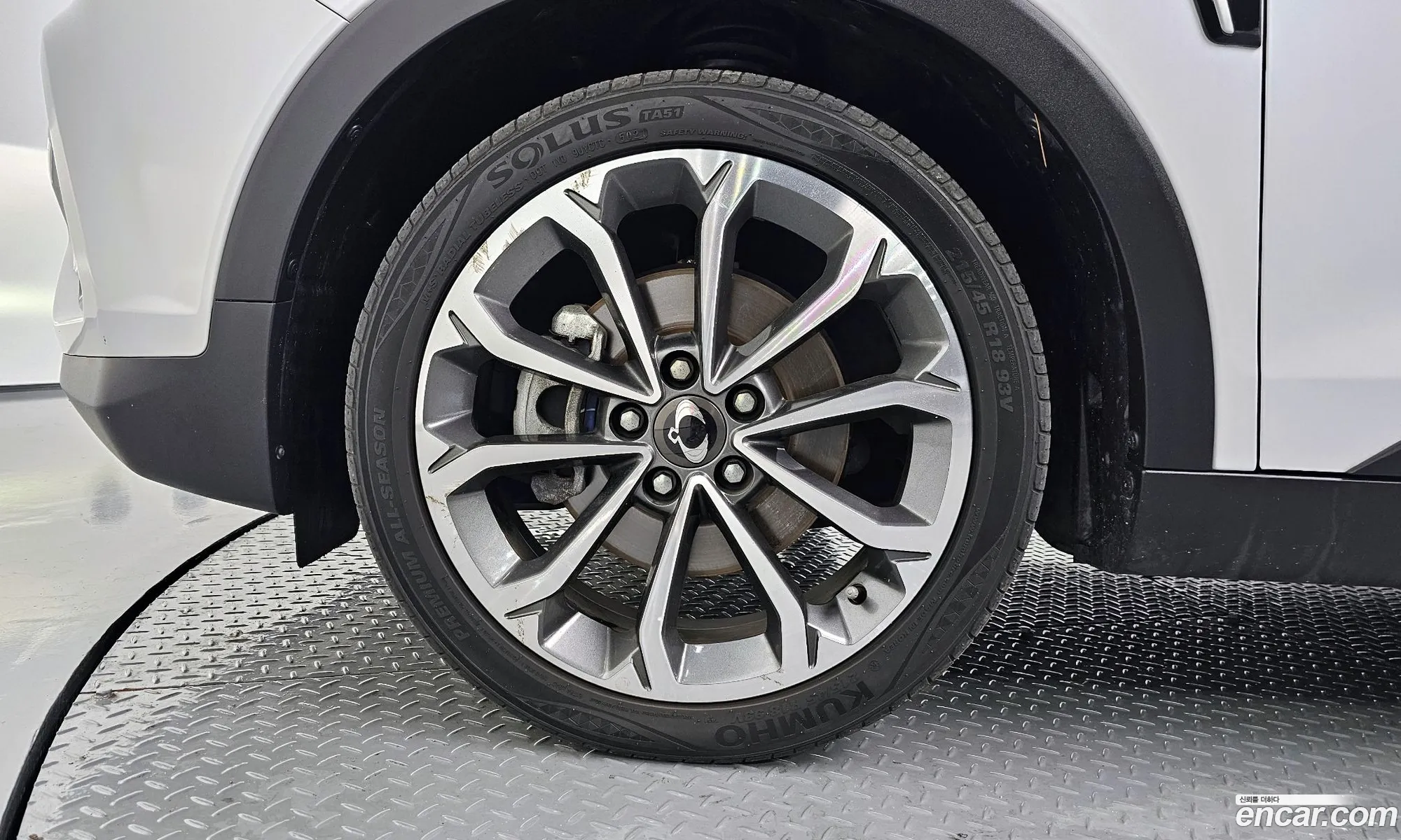 Kg Mobility Ssangyong Tivoli Armor Gear Plus 2Wd - фотография 14636550