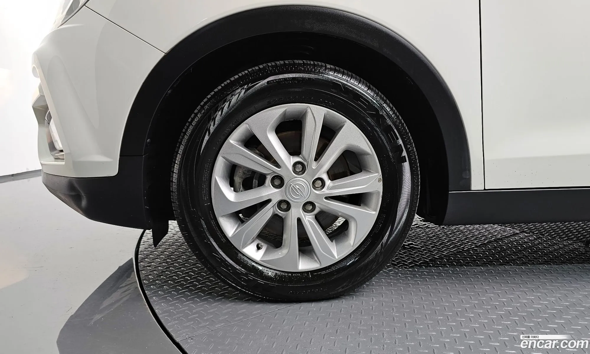 Ssangyong Tivoli Tivoli Vx 2Wd 2019 - фотография 14636537