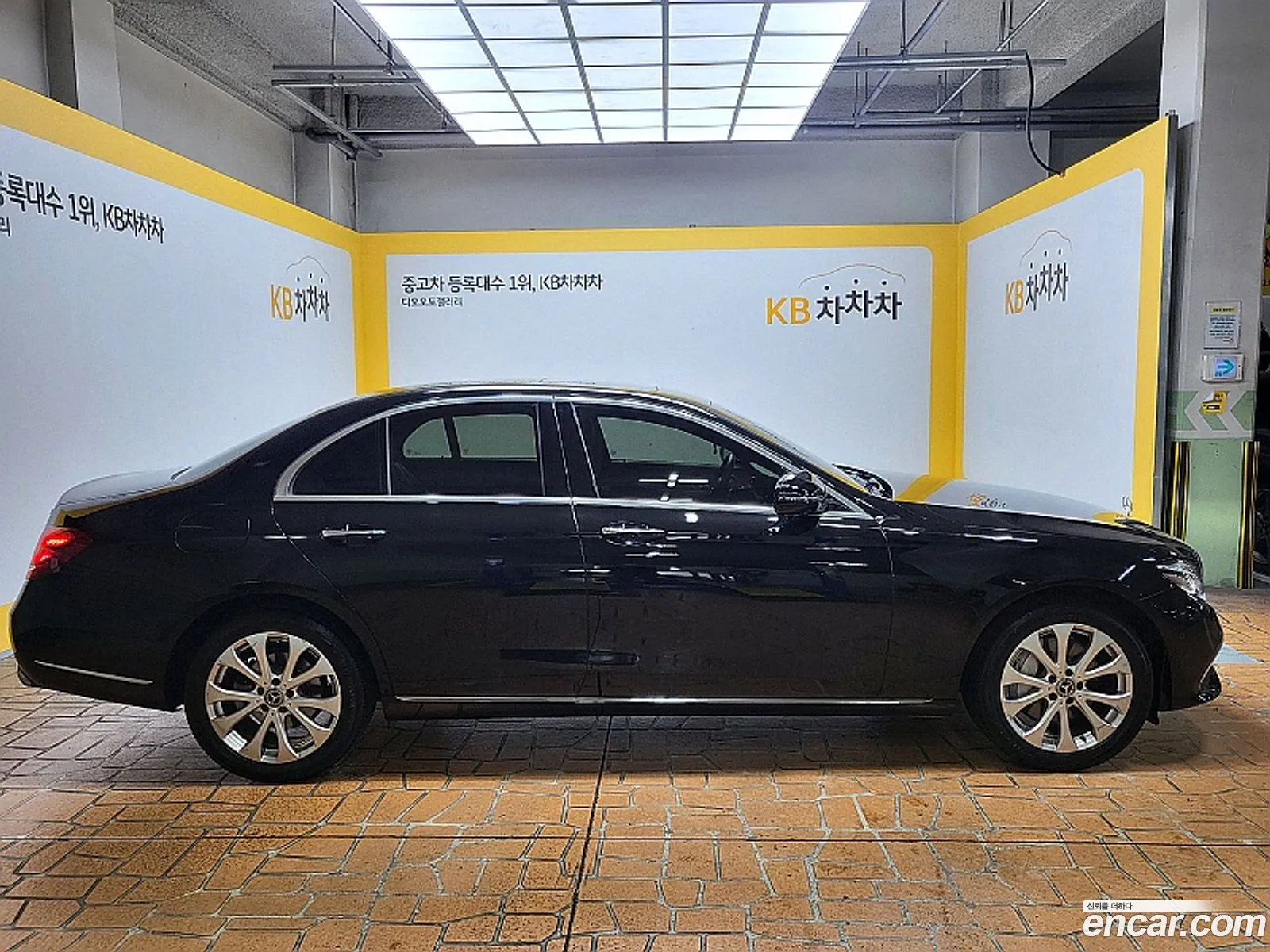 Mercedes-Benz E-Klasse V W213 S213 C238 E300 4Matic Exclusive 2018 - фотография 17146930