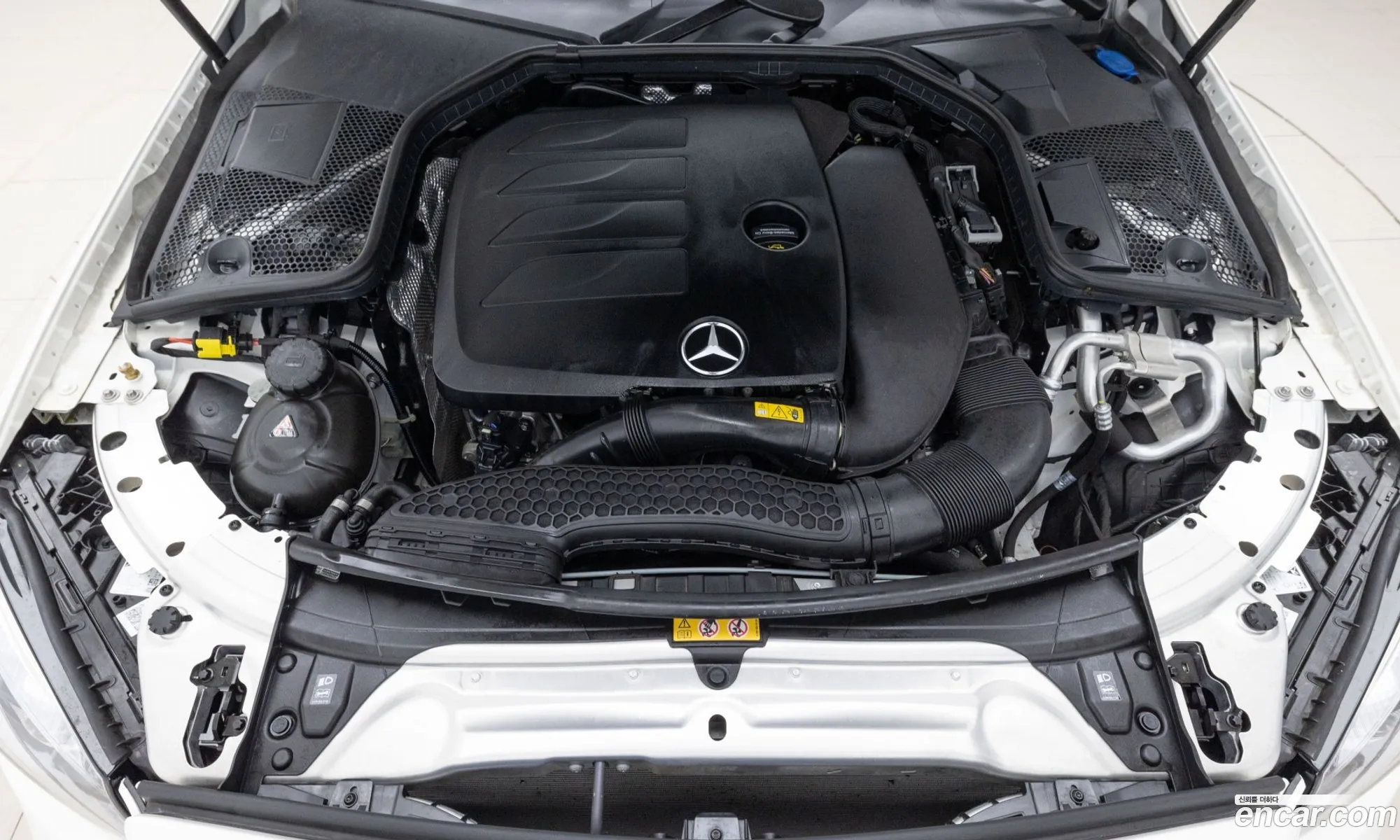 Mercedes-Benz C-Klasse C200 Coupe 2023 - фотография 17131596