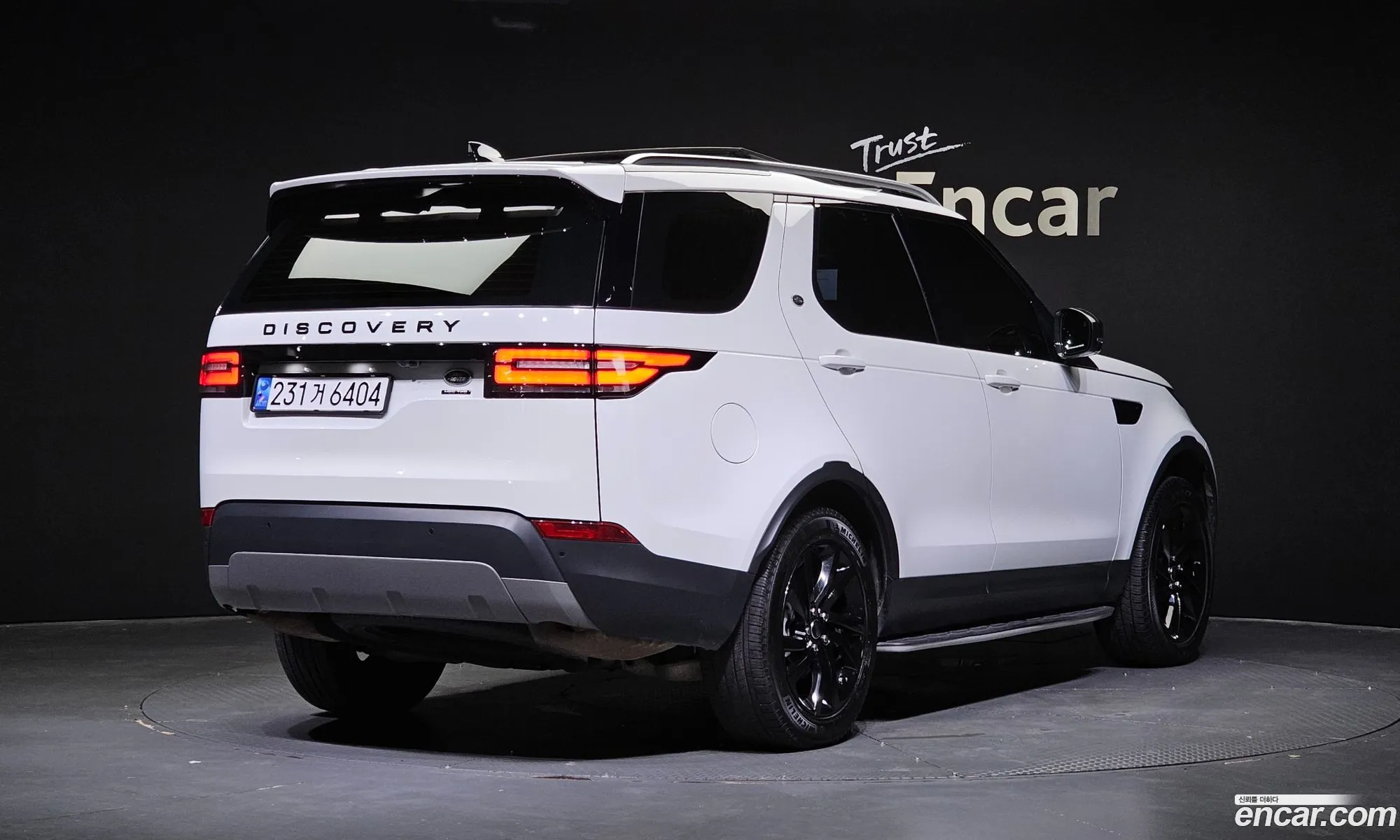 Land Rover Discovery 5 30 Td6 Hse Luxury - фотография 6997033