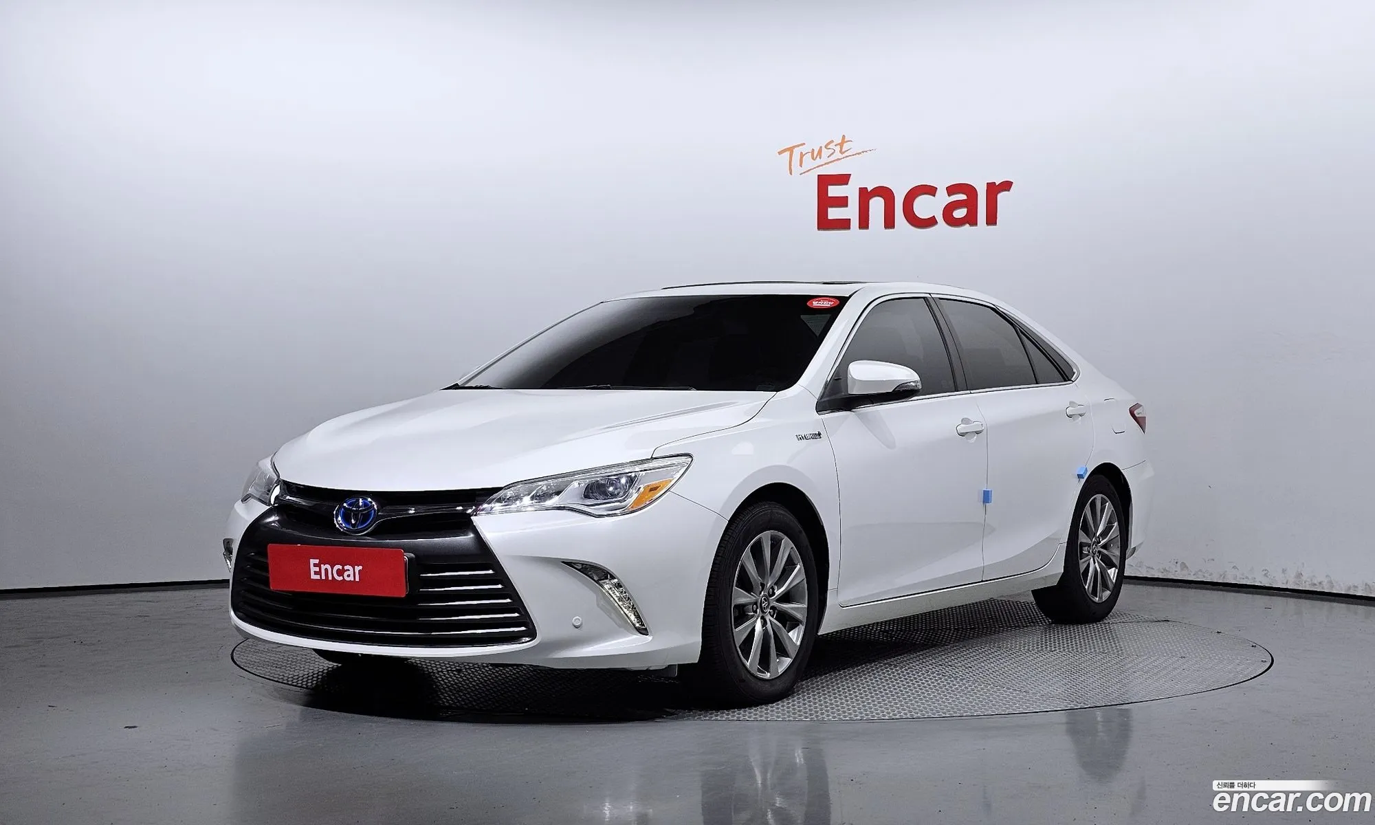 Toyota Camry Hybrid Xle 2017 - фотография 14538495