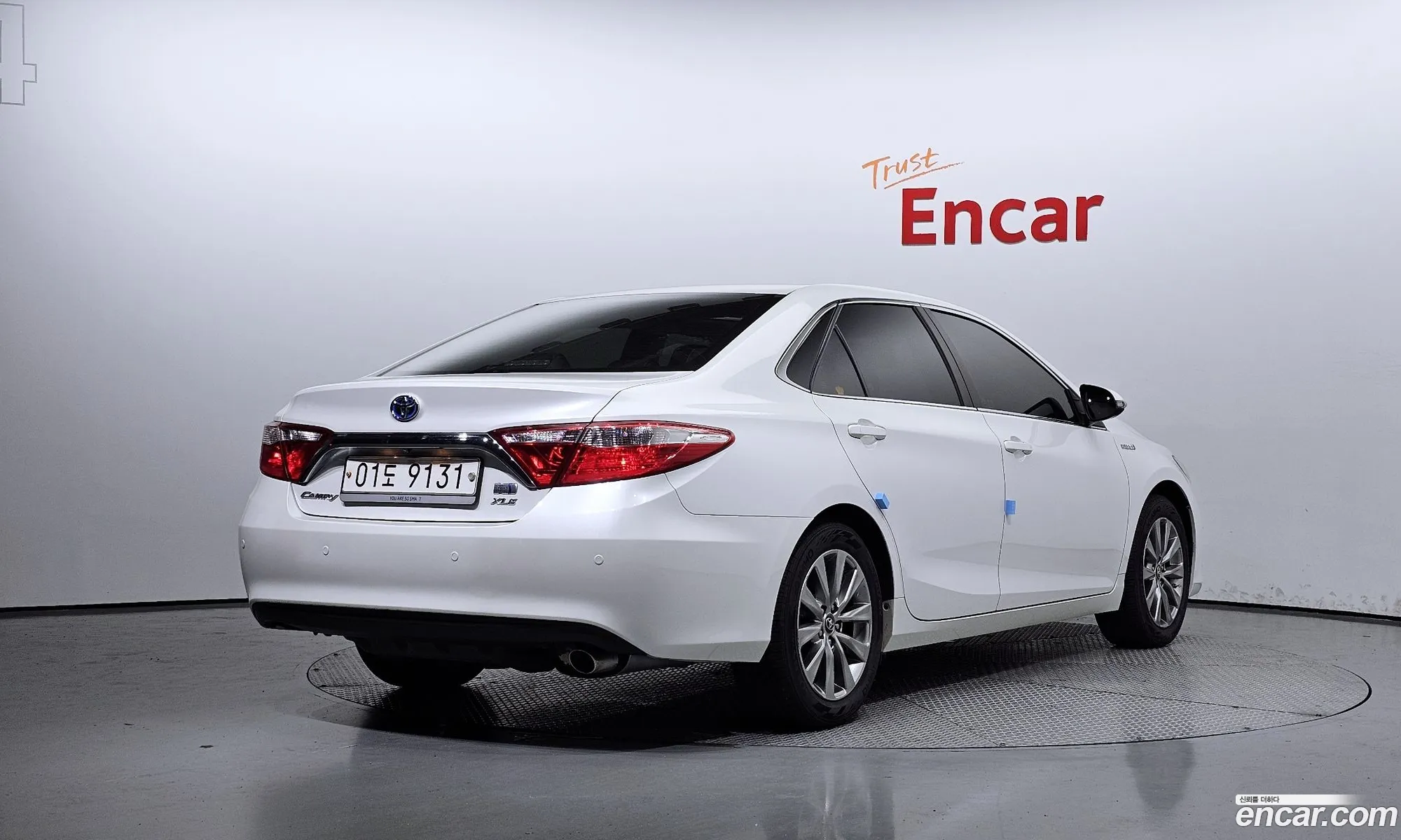 Toyota Camry Hybrid Xle 2017 - фотография 14538496