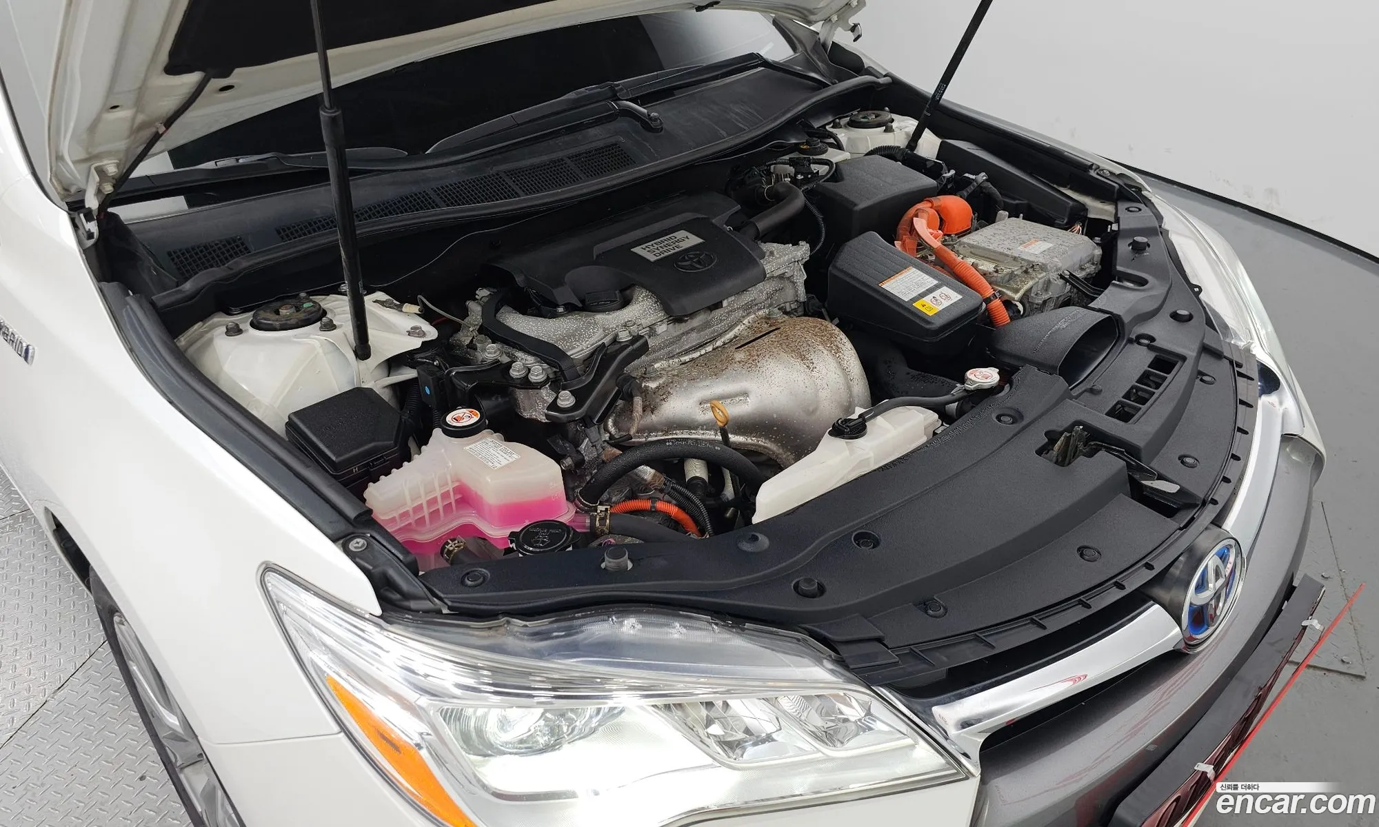 Toyota Camry Hybrid Xle 2017 - фотография 14538500