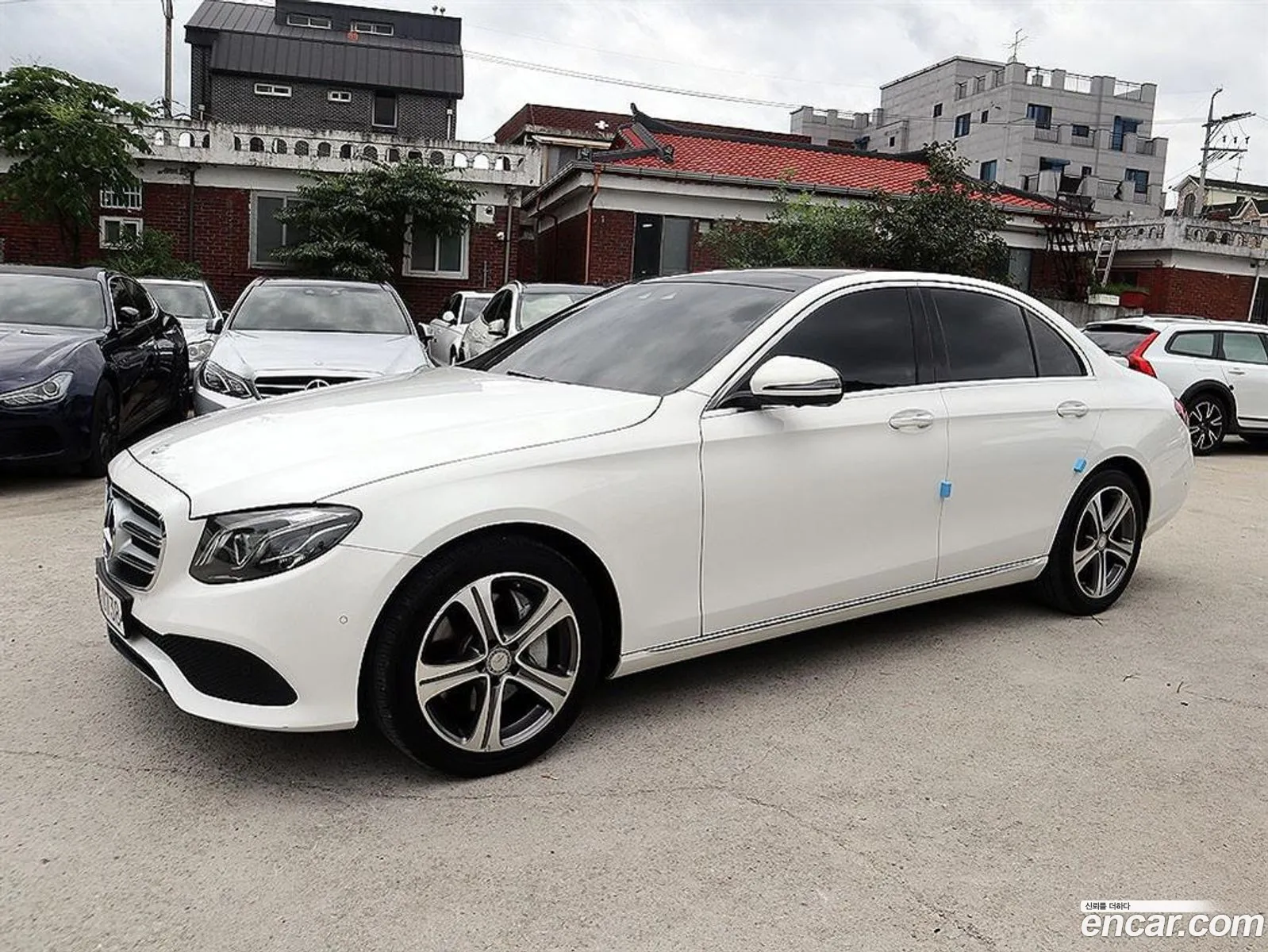 Mercedes-Benz E-Klasse E300 Avantgarde 2017 - фотография 11236022