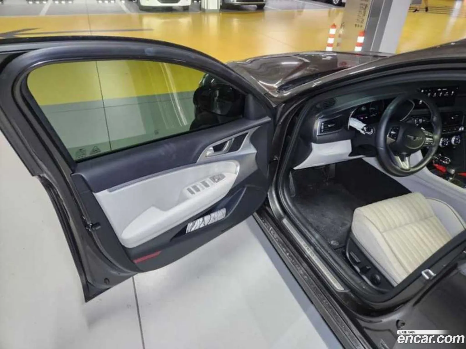 Genesis G70 I Gasoline 20T 4Wd 2022 - фотография 12593541