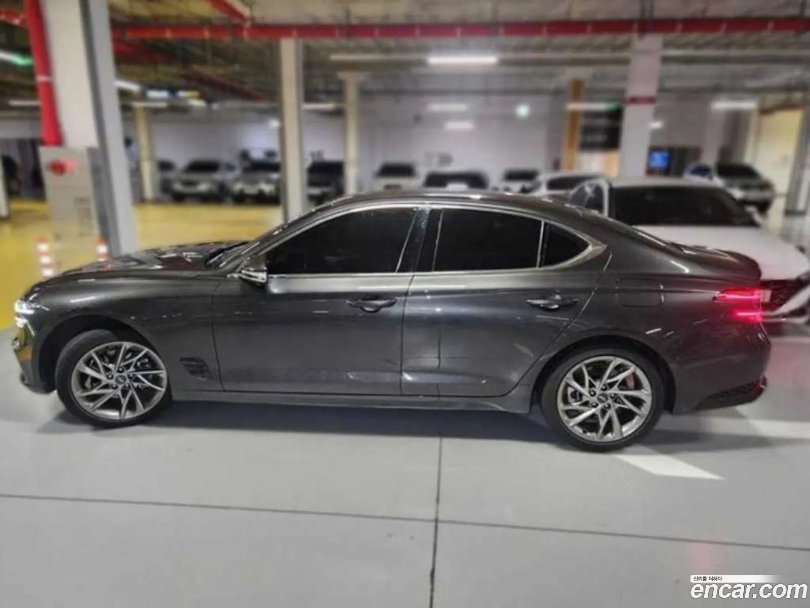 Genesis G70 I Gasoline 20T 4Wd 2022 - фотография 12593543