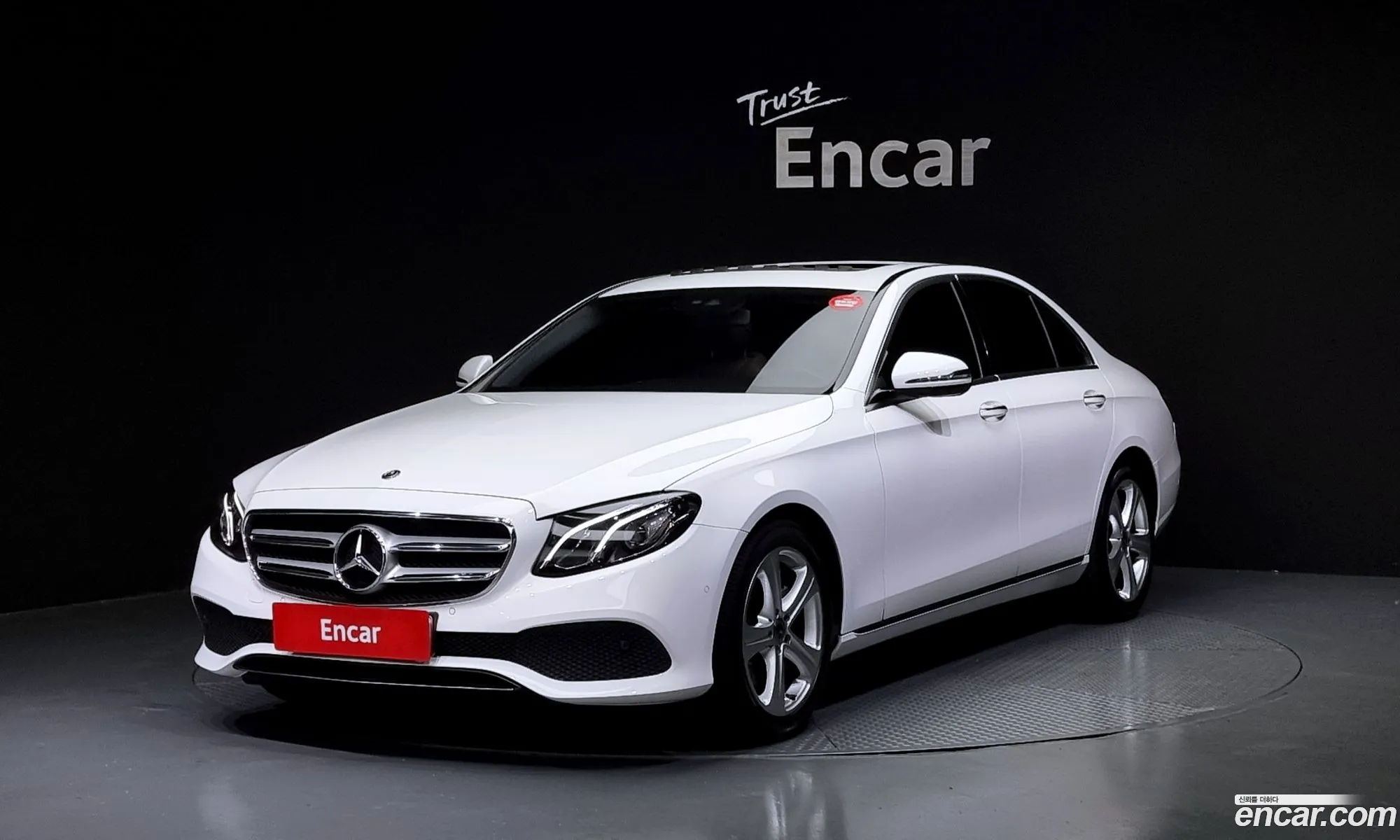 Mercedes-Benz E-Klasse E200 Avant Garde 2017 - фотография 17071883