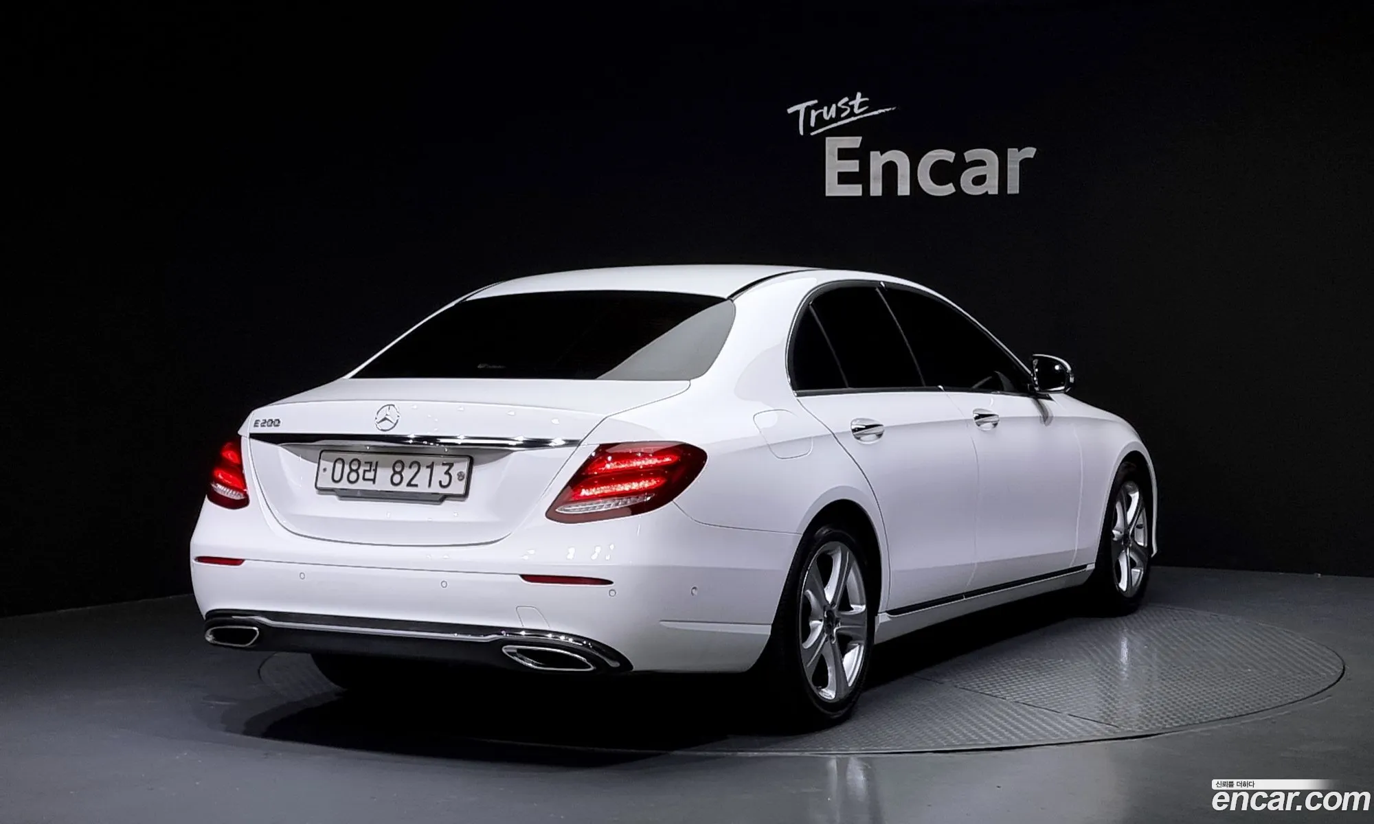 Mercedes-Benz E-Klasse E200 Avant Garde 2017 - фотография 17071884