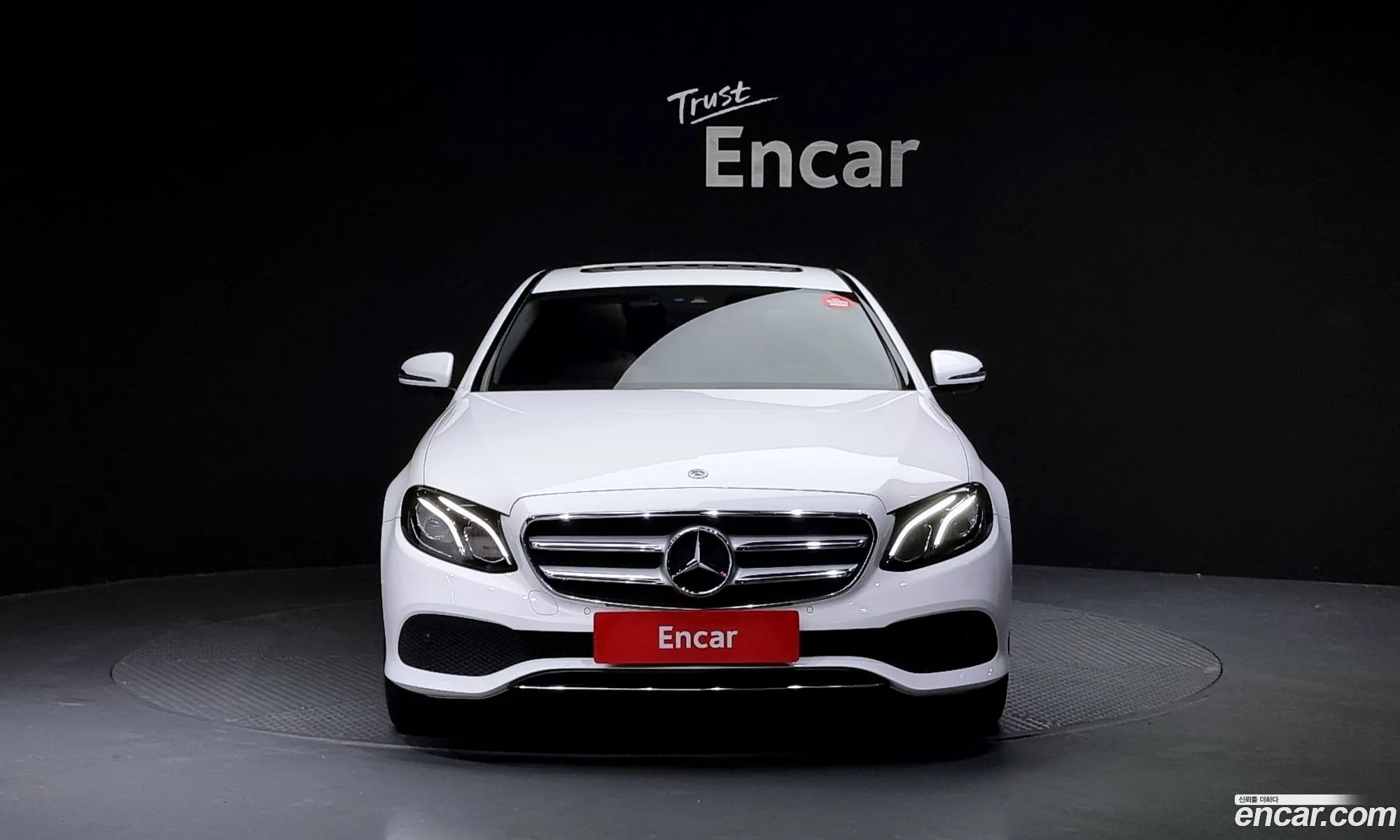 Mercedes-Benz E-Klasse E200 Avant Garde 2017 - фотография 17071885