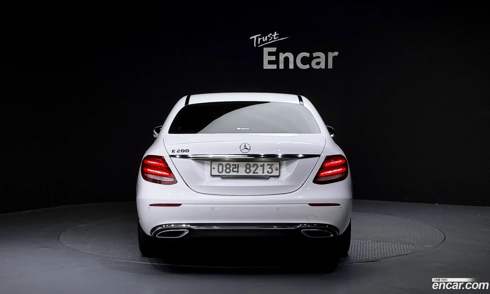 Mercedes-Benz E-Klasse E200 Avant Garde 2017 - фотография 17071886
