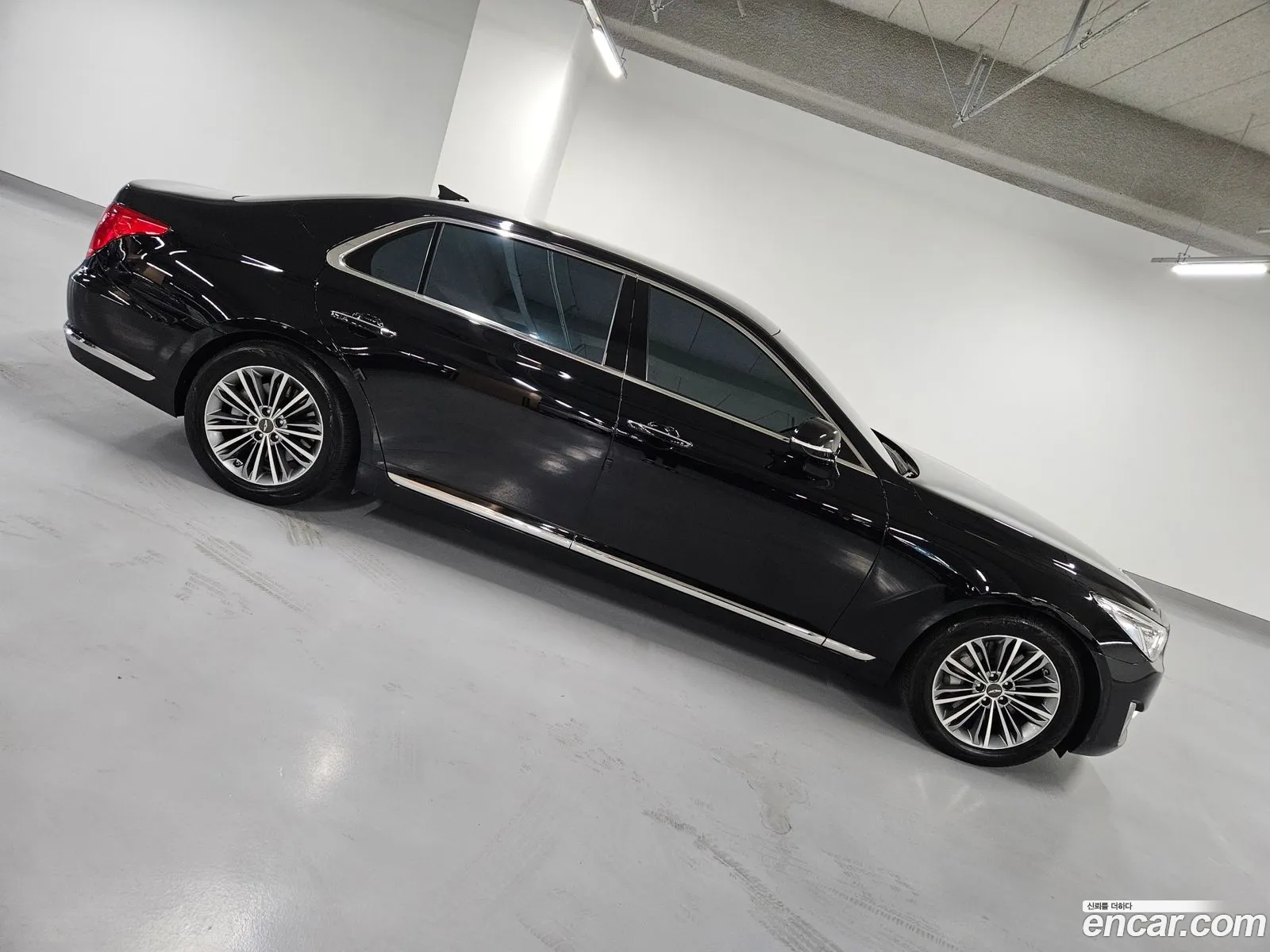 Genesis G90 I 38 Gdi Awd 2016 - фотография 944721