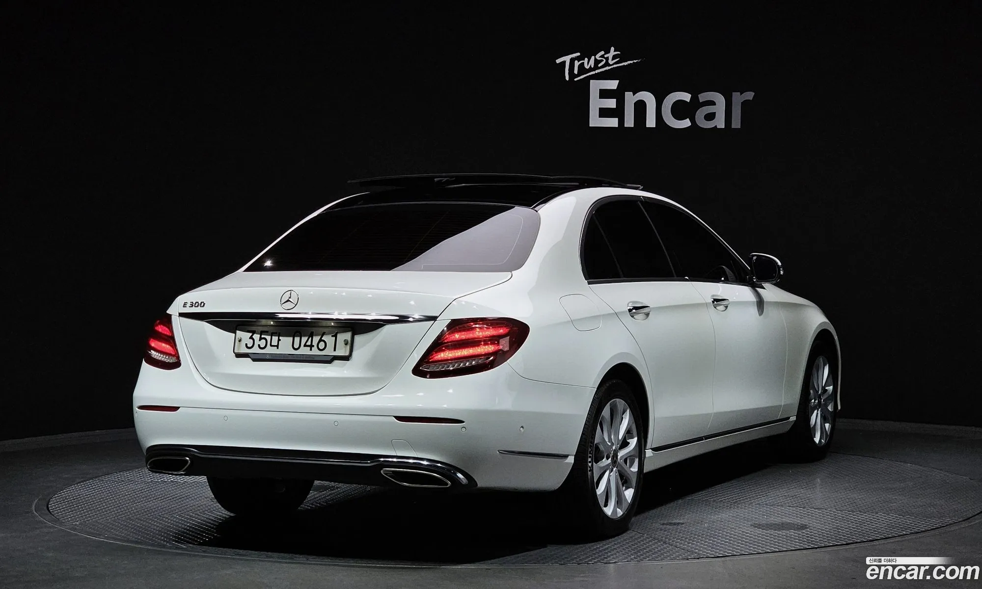 Mercedes-Benz E-Klasse V W213 S213 C238 E300 Exclusive 2019 - фотография 16570920