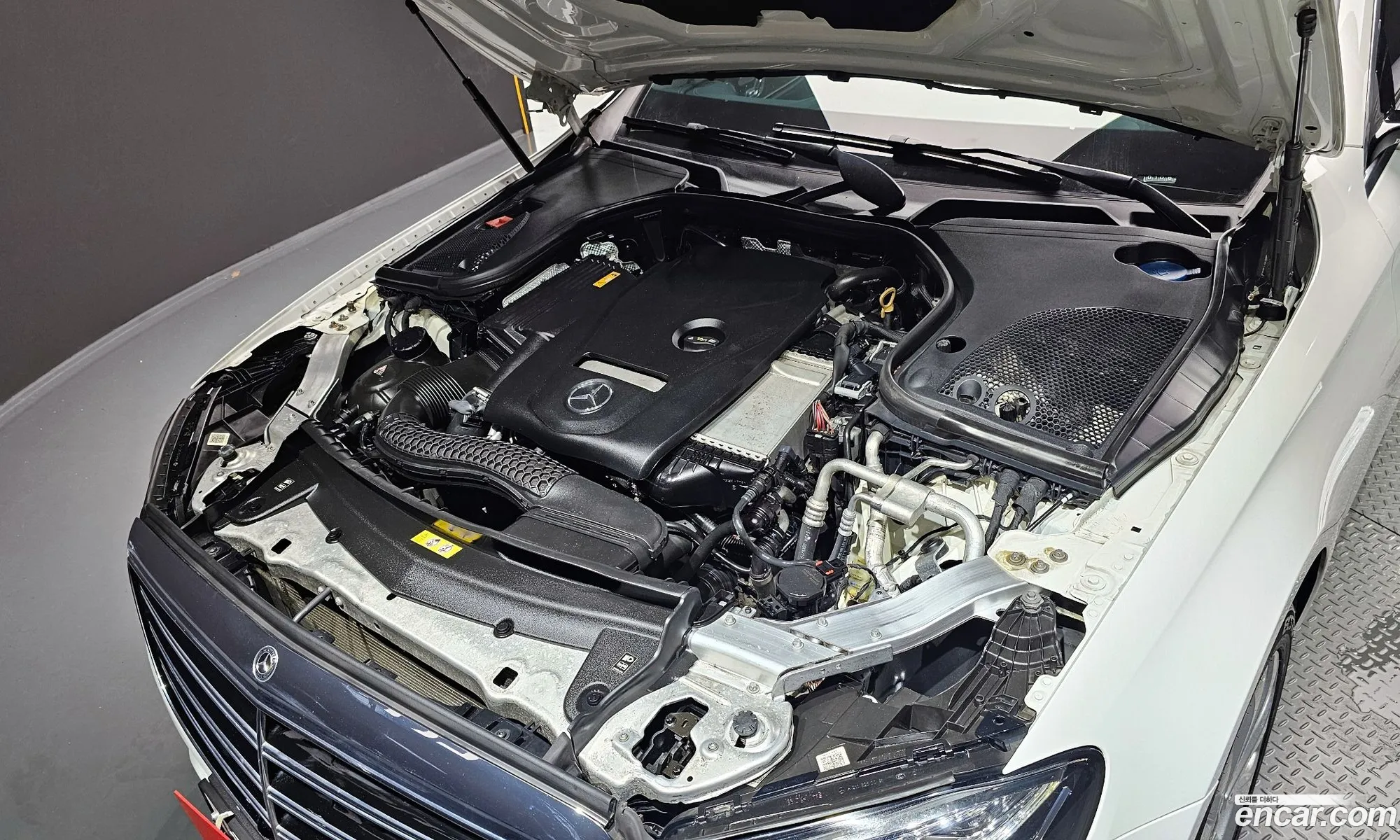 Mercedes-Benz E-Klasse V W213 S213 C238 E300 Exclusive 2019 - фотография 16570924