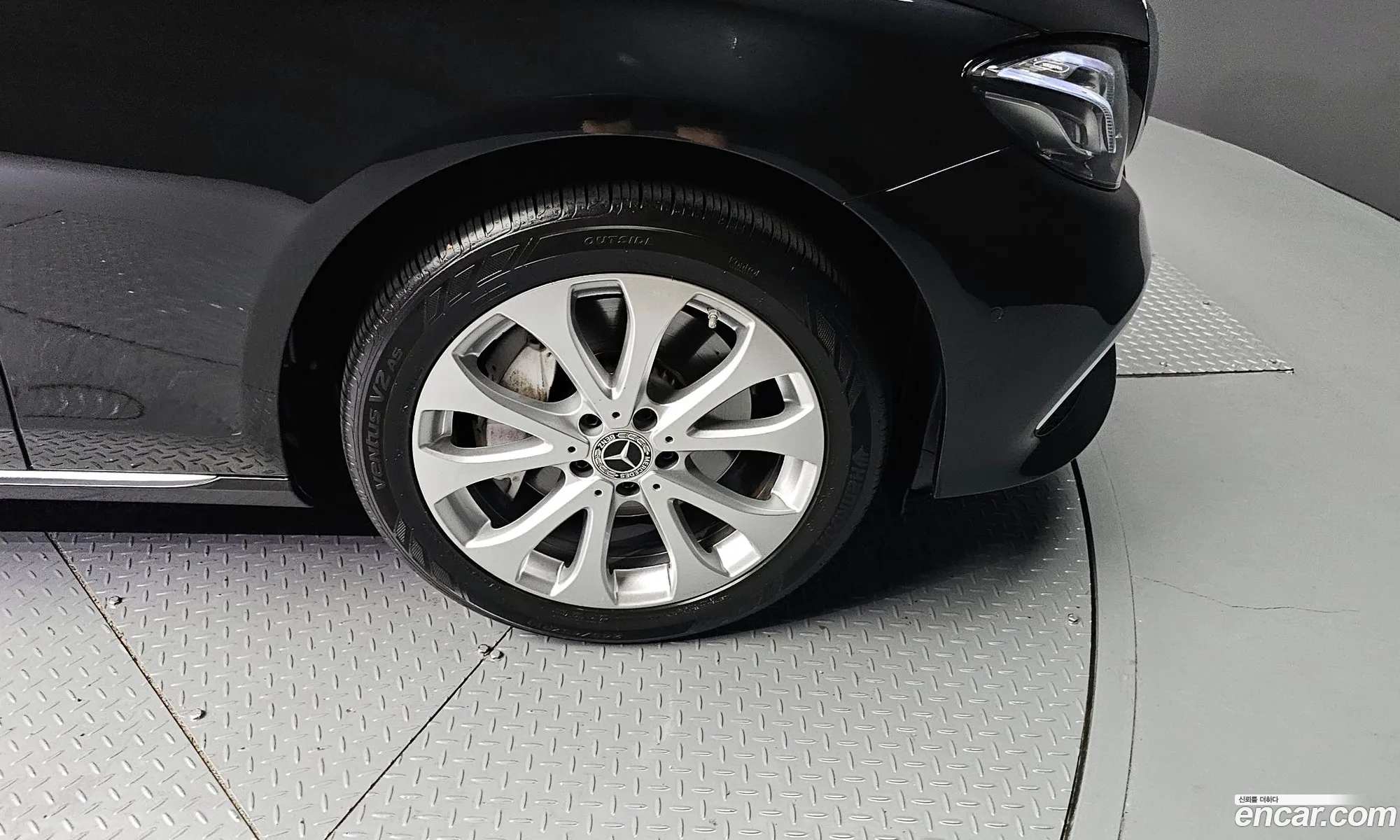 Mercedes-Benz E-Klasse V W213 S213 C238 E300 4Matic Exclusive 2019 - фотография 16570899