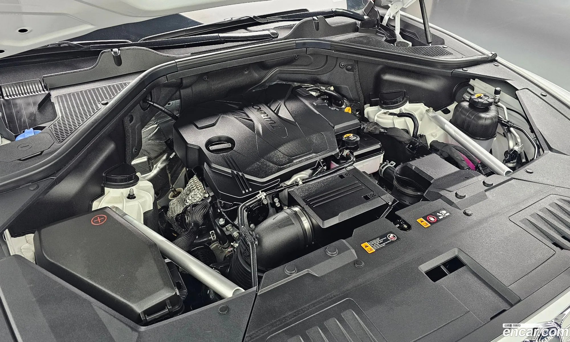 Genesis Gv80 25T Gasoline Awd 2023 - фотография 1694763
