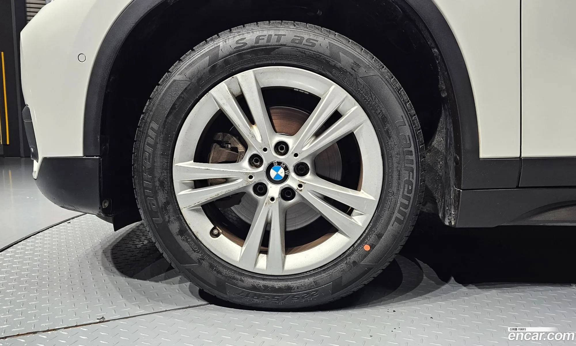 BMW X1 F48 xDrive 18D - фотография 1020140