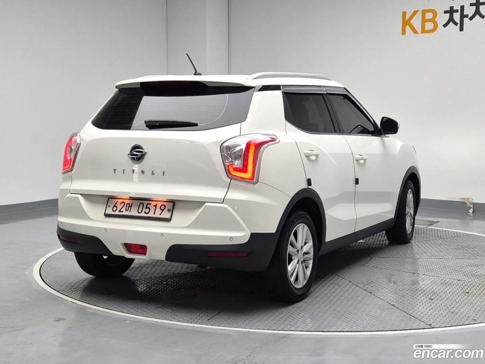 Ssangyong Tivoli Tivoli Vx 2Wd 2016 - фотография 17506584