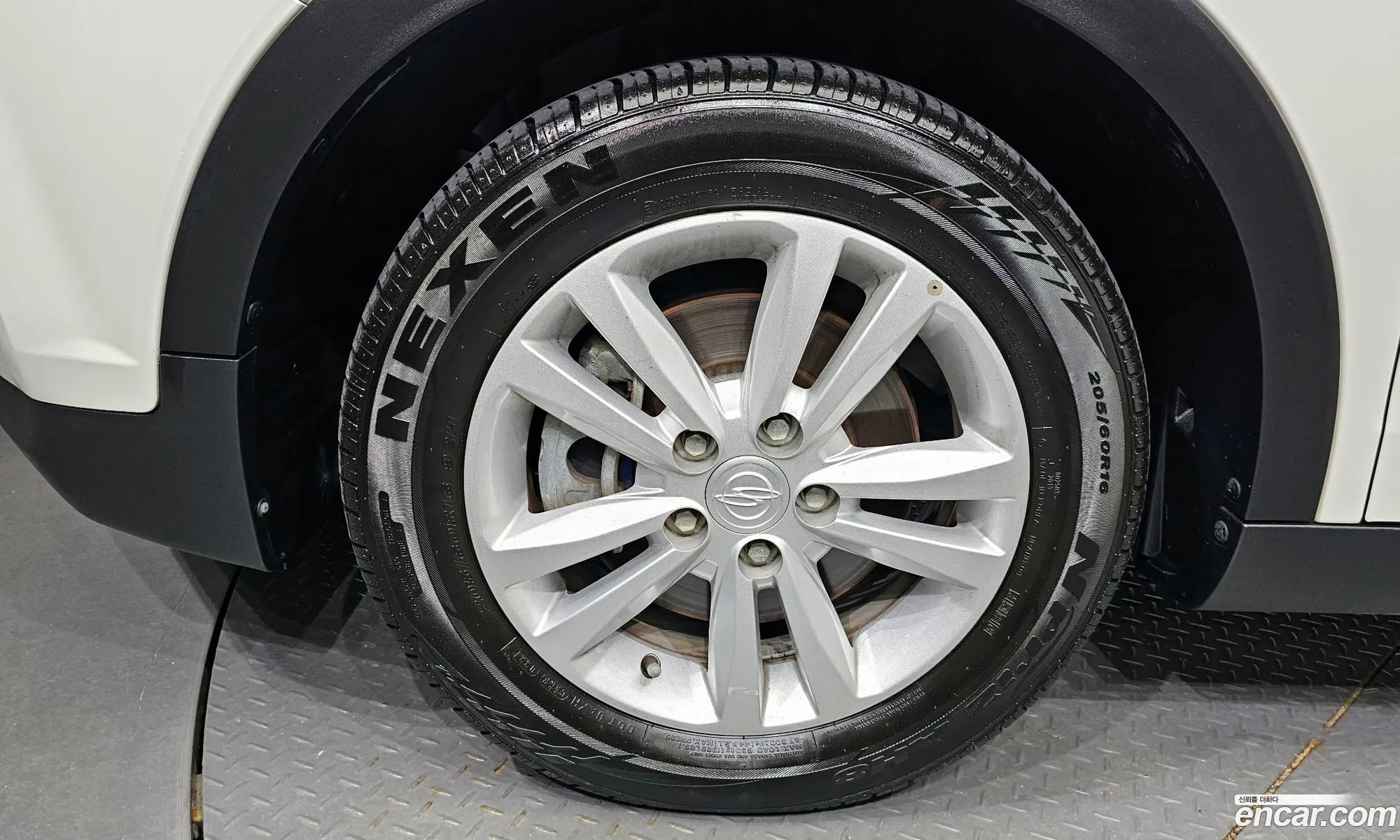 Ssangyong Tivoli Tivoli Vx 2Wd 2018 - фотография 17459764