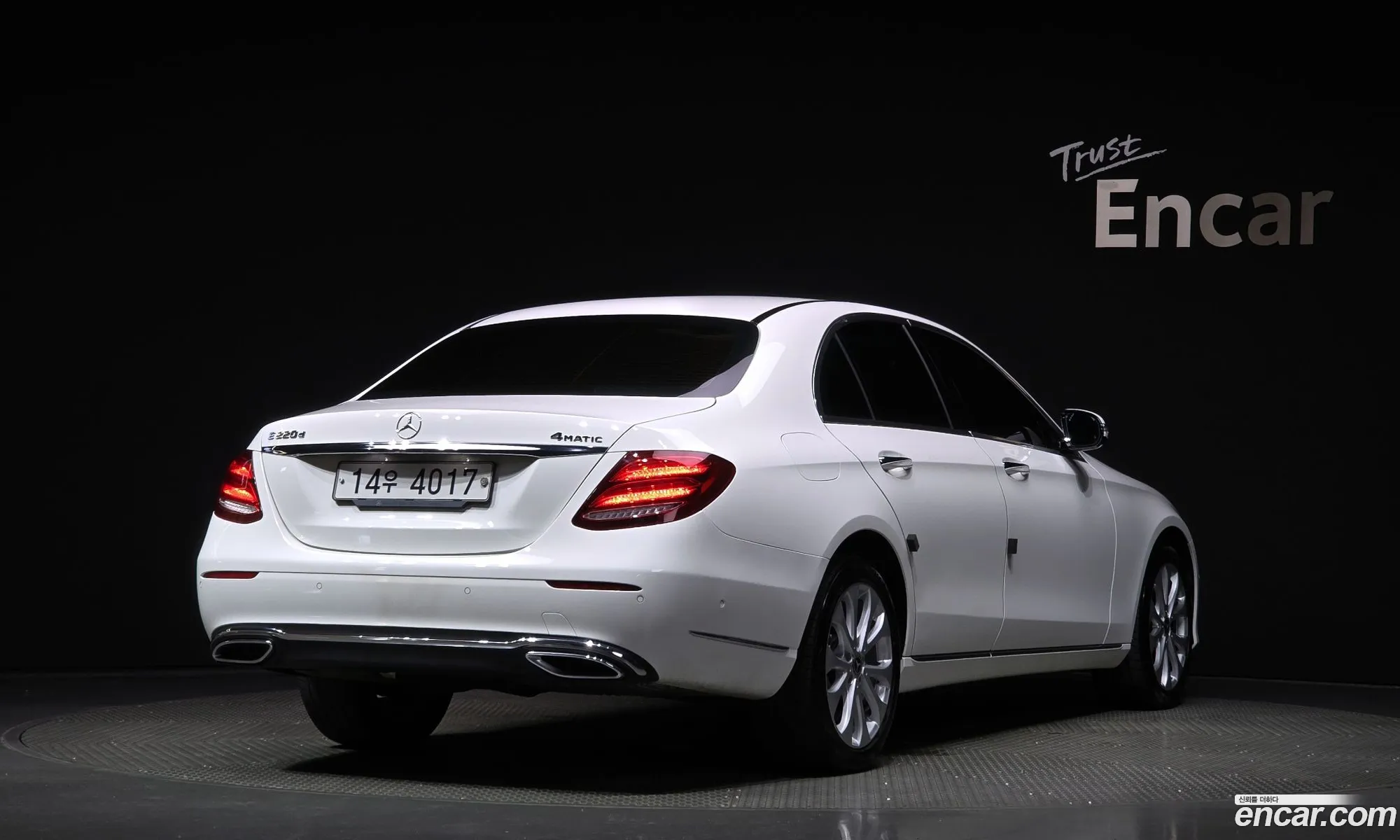Benz E-Class W213 E220D 4Matic Exclusive - фотография 17071850